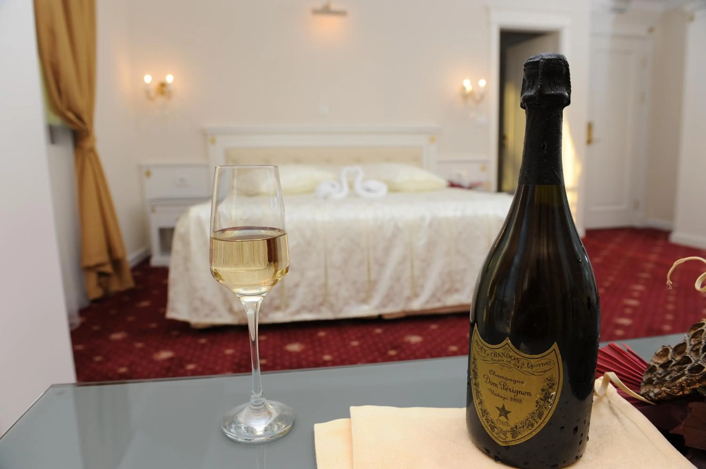 Decorative detail, Bed in Millenium Palace