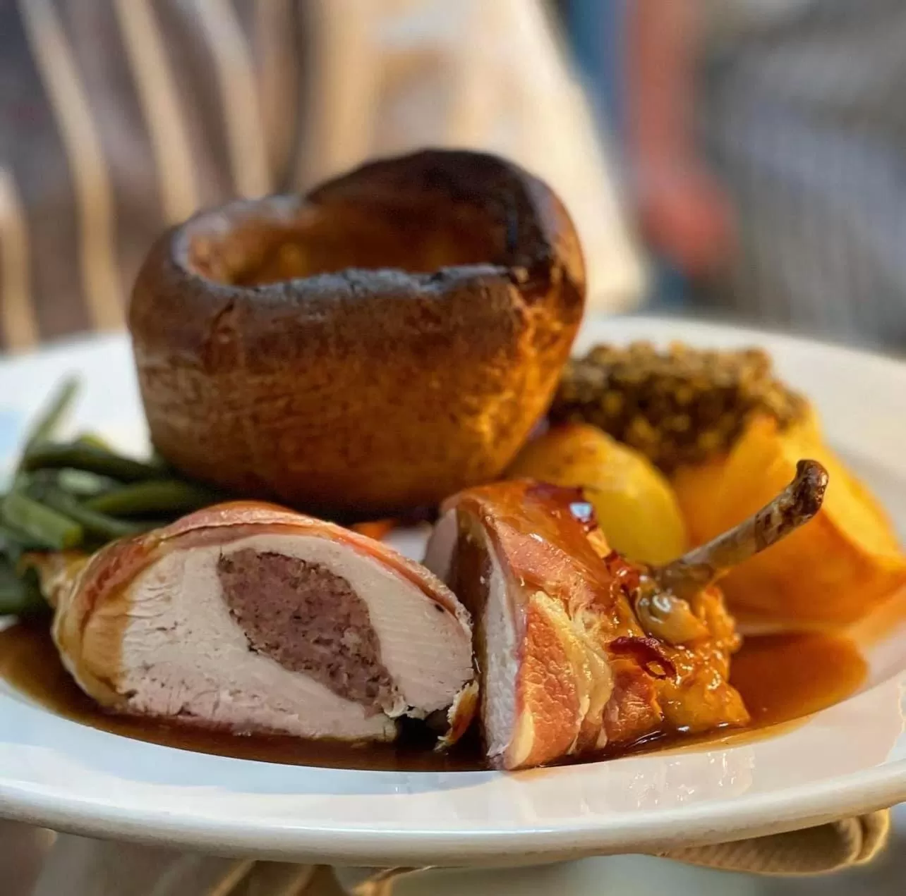 Restaurant/places to eat in The Horseshoe & Castle