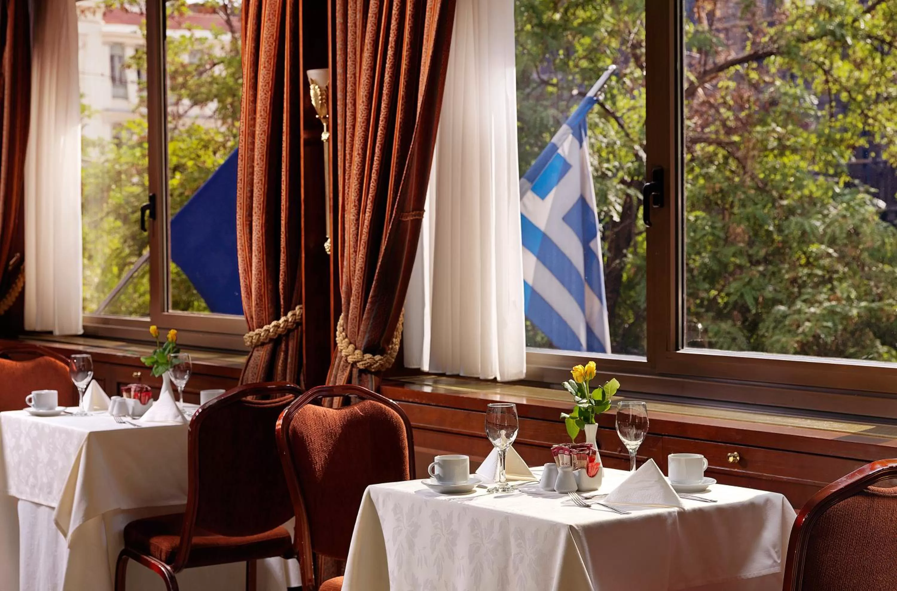 Restaurant/places to eat in Titania Hotel