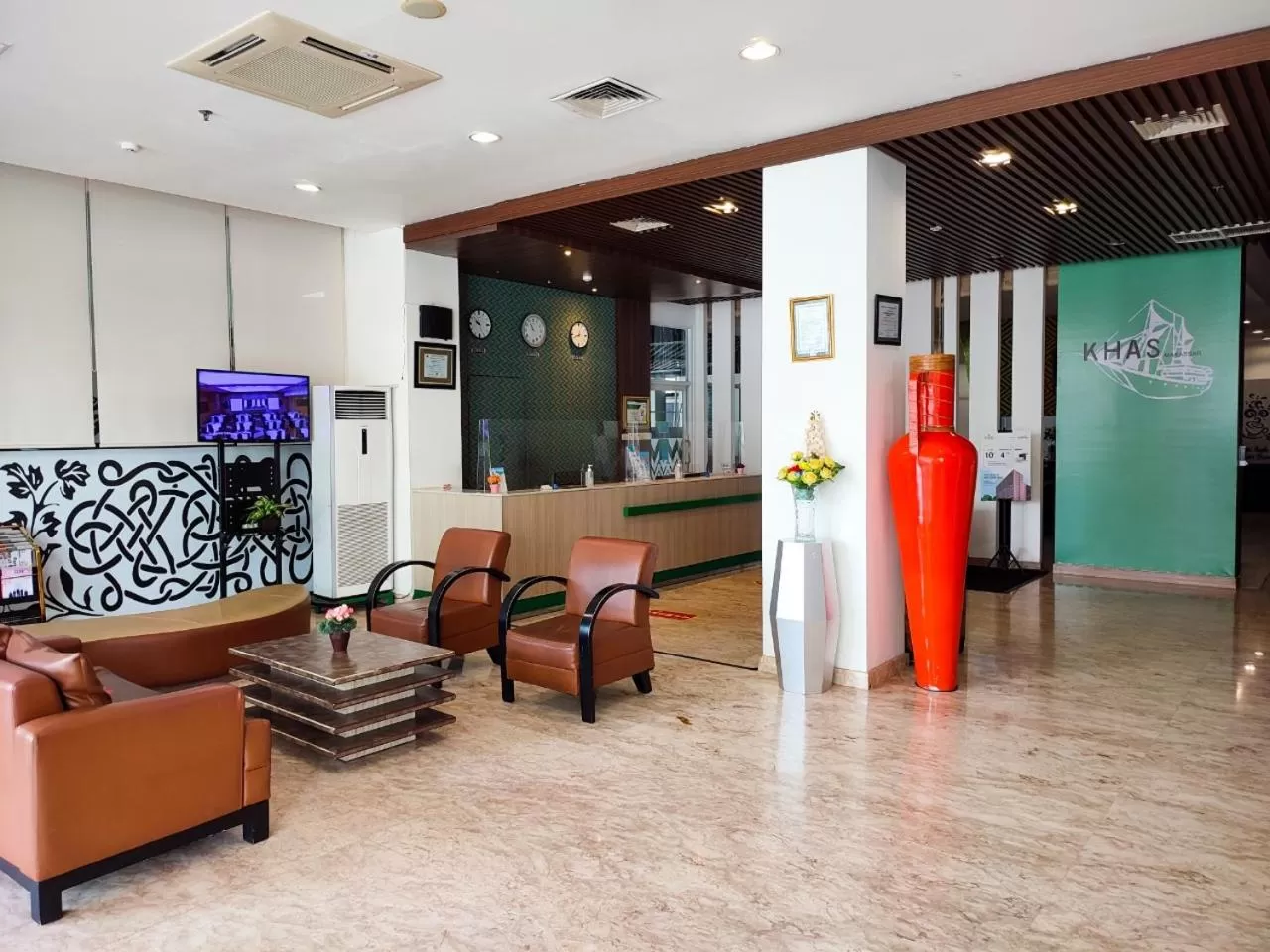 Lobby or reception in KHAS Makassar Hotel