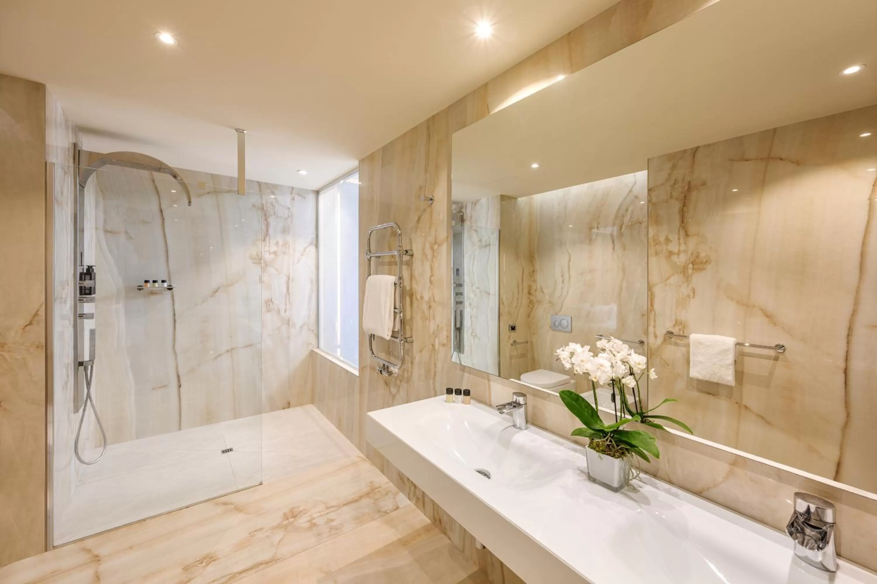 Bathroom in Hotel The Square Milano Duomo - Preferred Hotels & Resorts