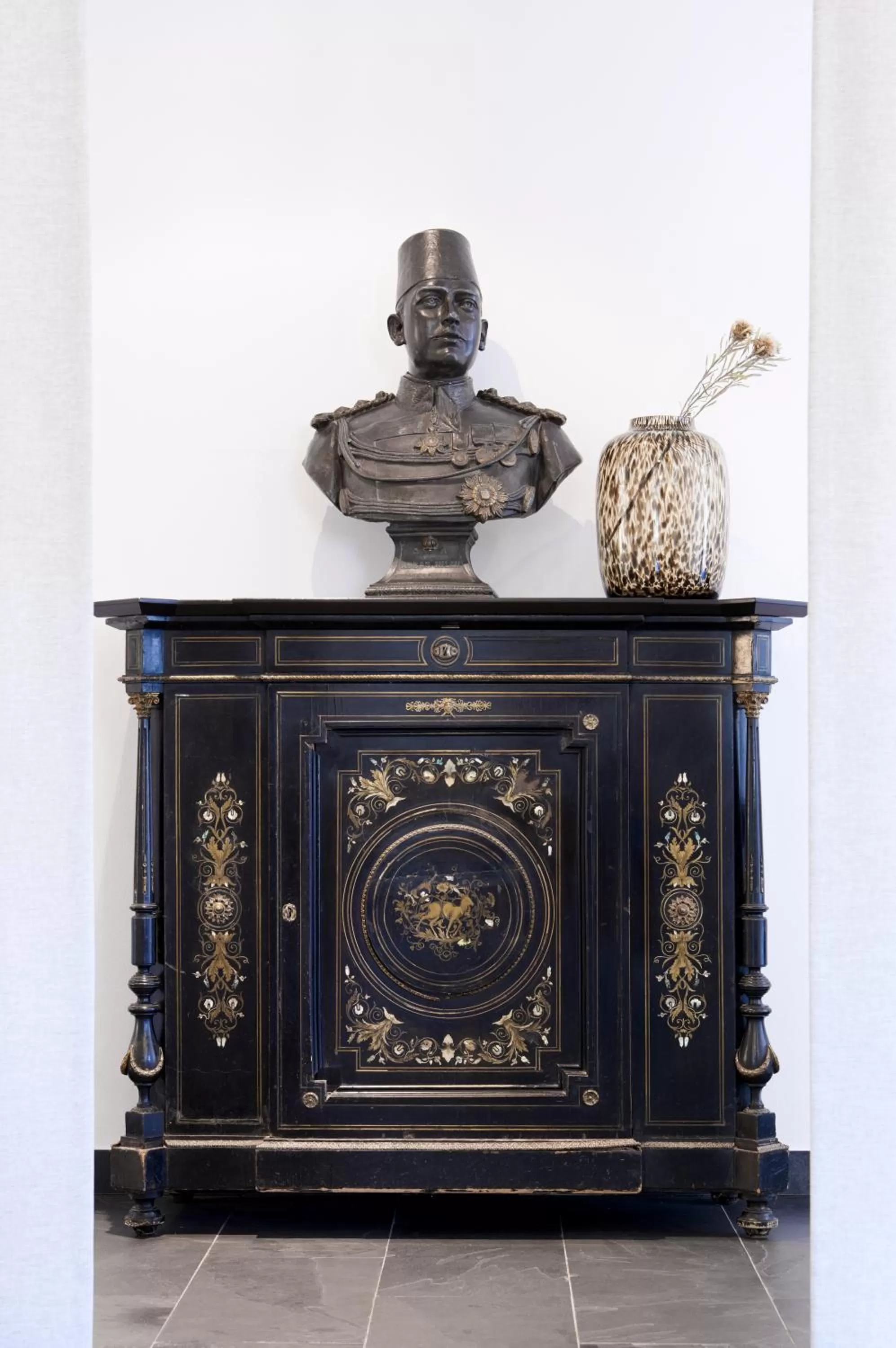 Decorative detail in Hotel Goldene Rose