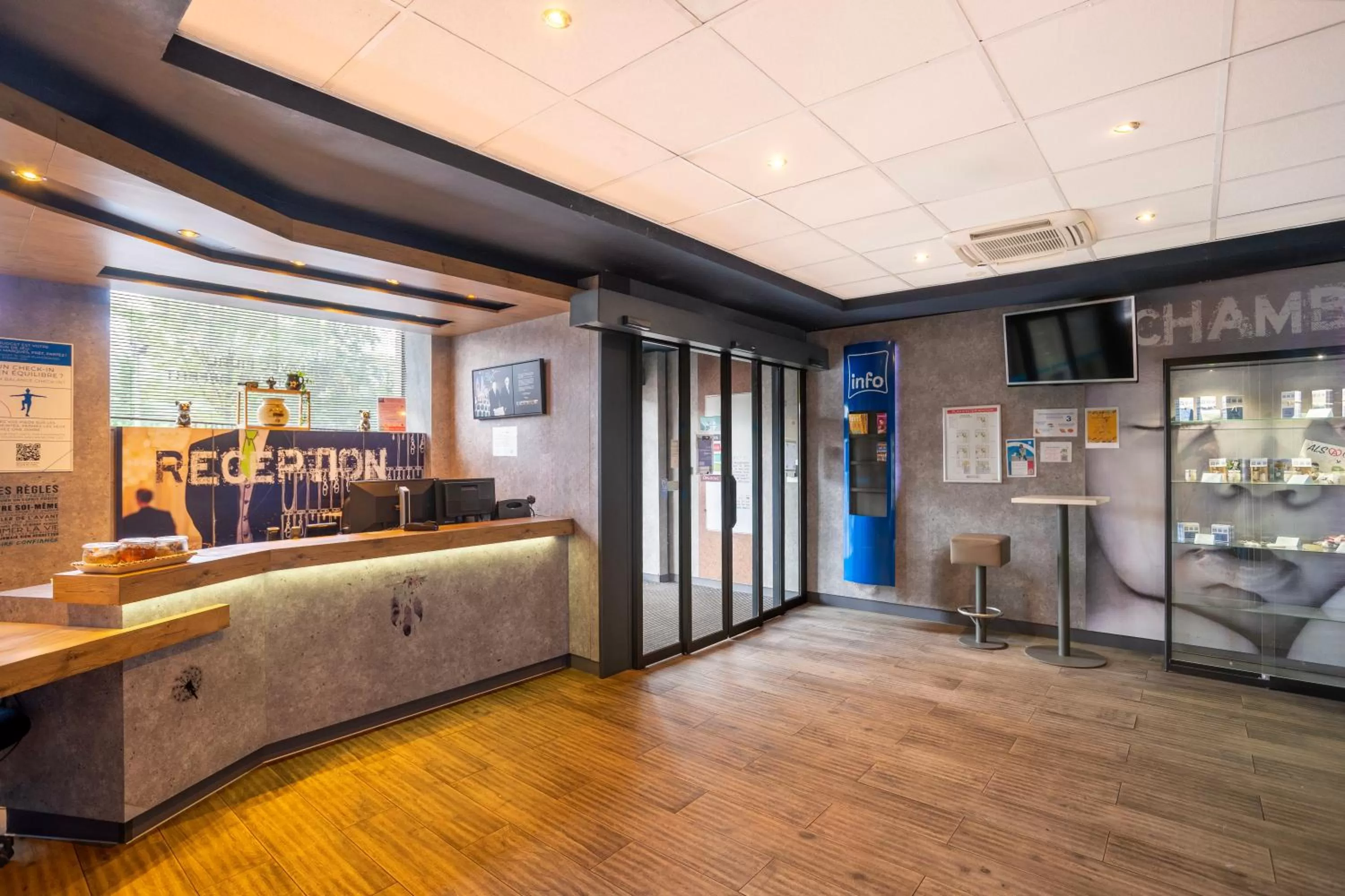 Lobby or reception in Ibis Budget Strasbourg Centre Gare