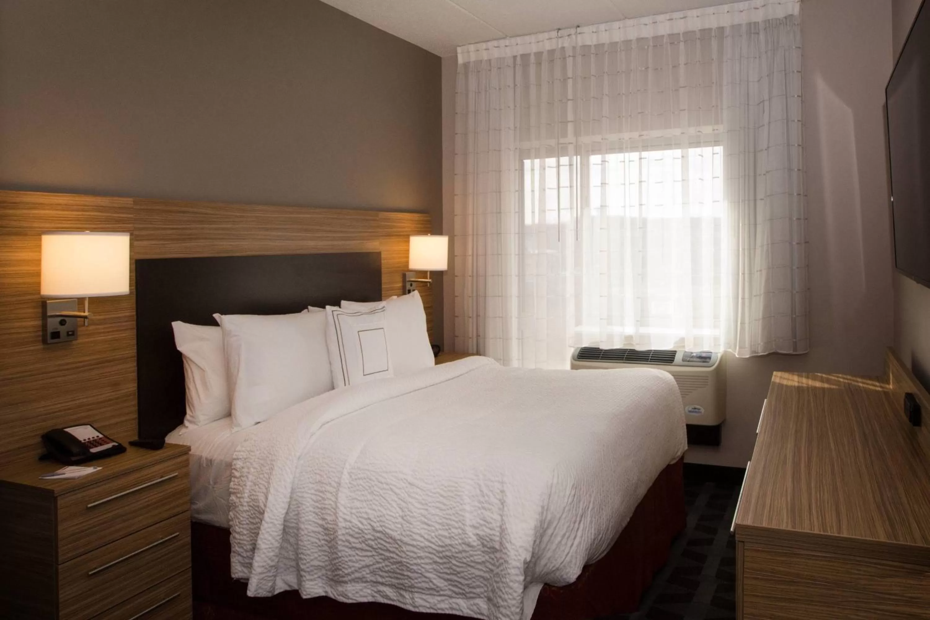 Bedroom, Bed in TownePlace Suites by Marriott Pittsburgh Cranberry Township