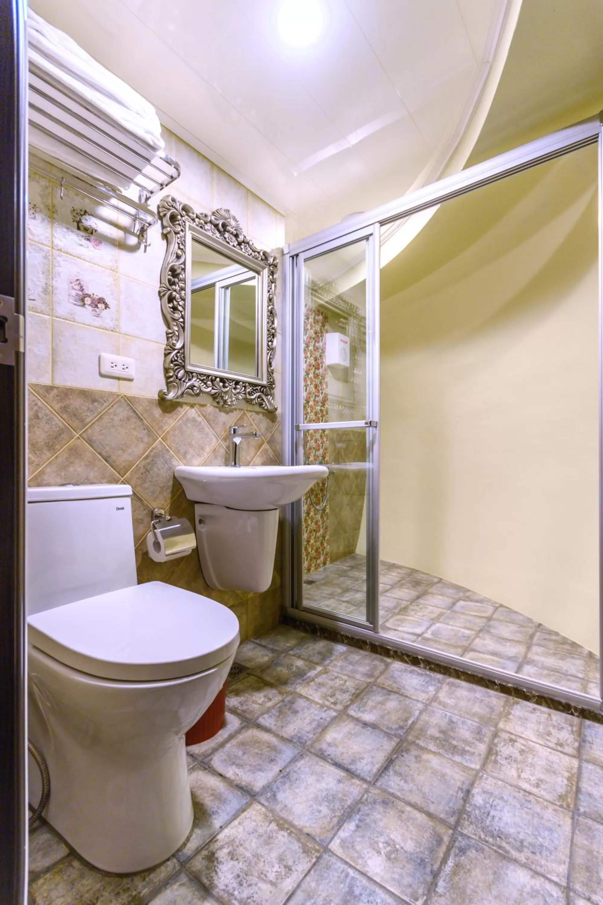 Mushroom Forest Guesthouse Camping Site