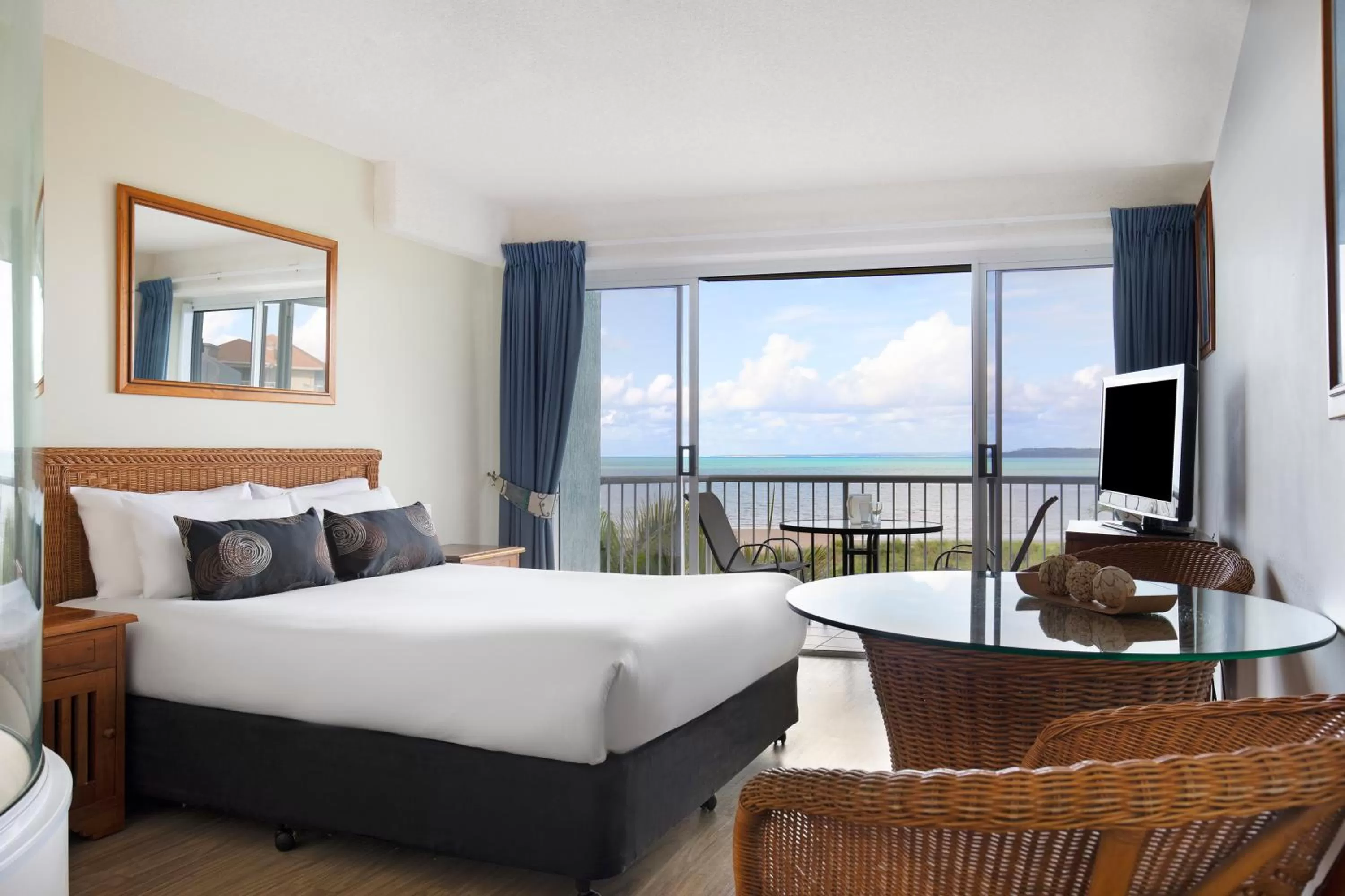 Bedroom, Bed in BreakFree Great Sandy Straits