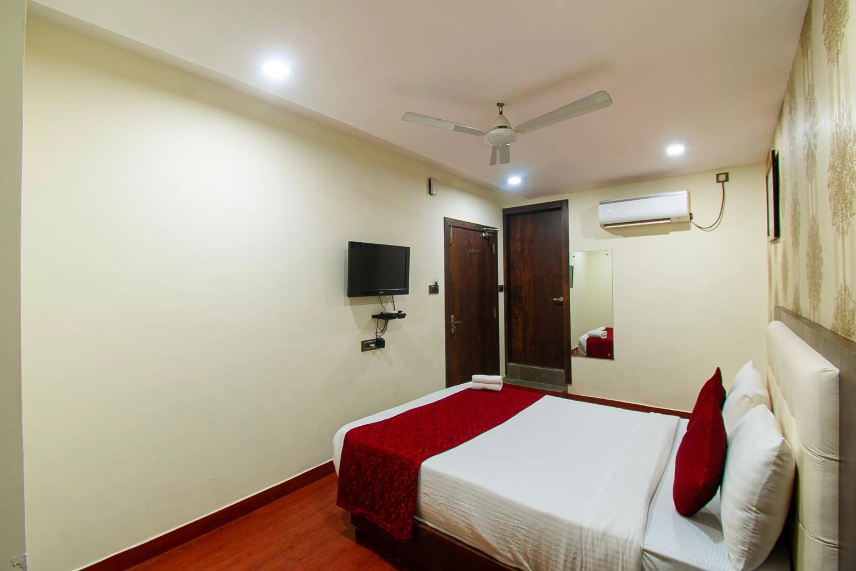 Photo of the whole room, Bed in Vinayak Bhavan By Vinayak Hotels