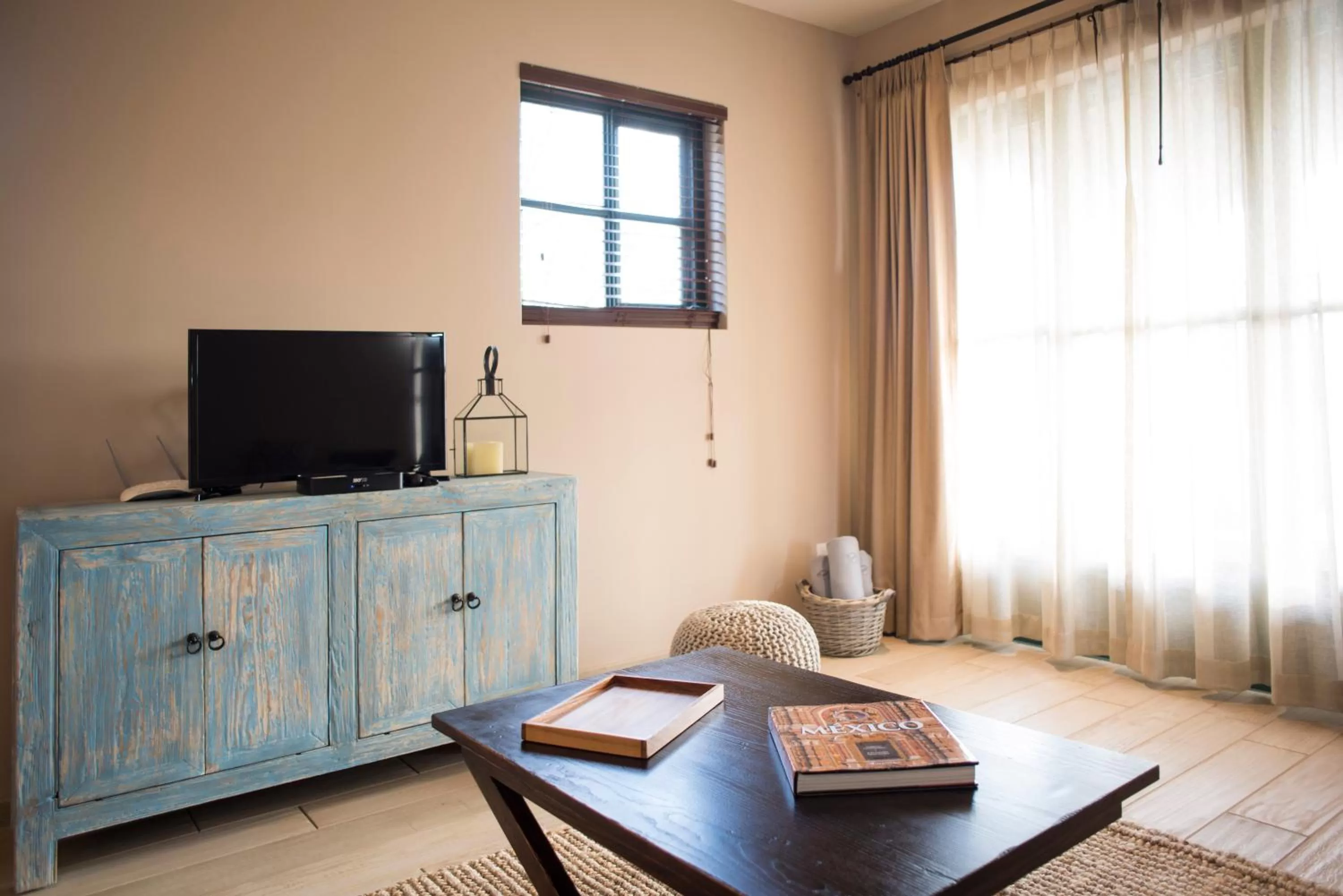 Living room, TV/Entertainment Center in Viñedos San Lucas