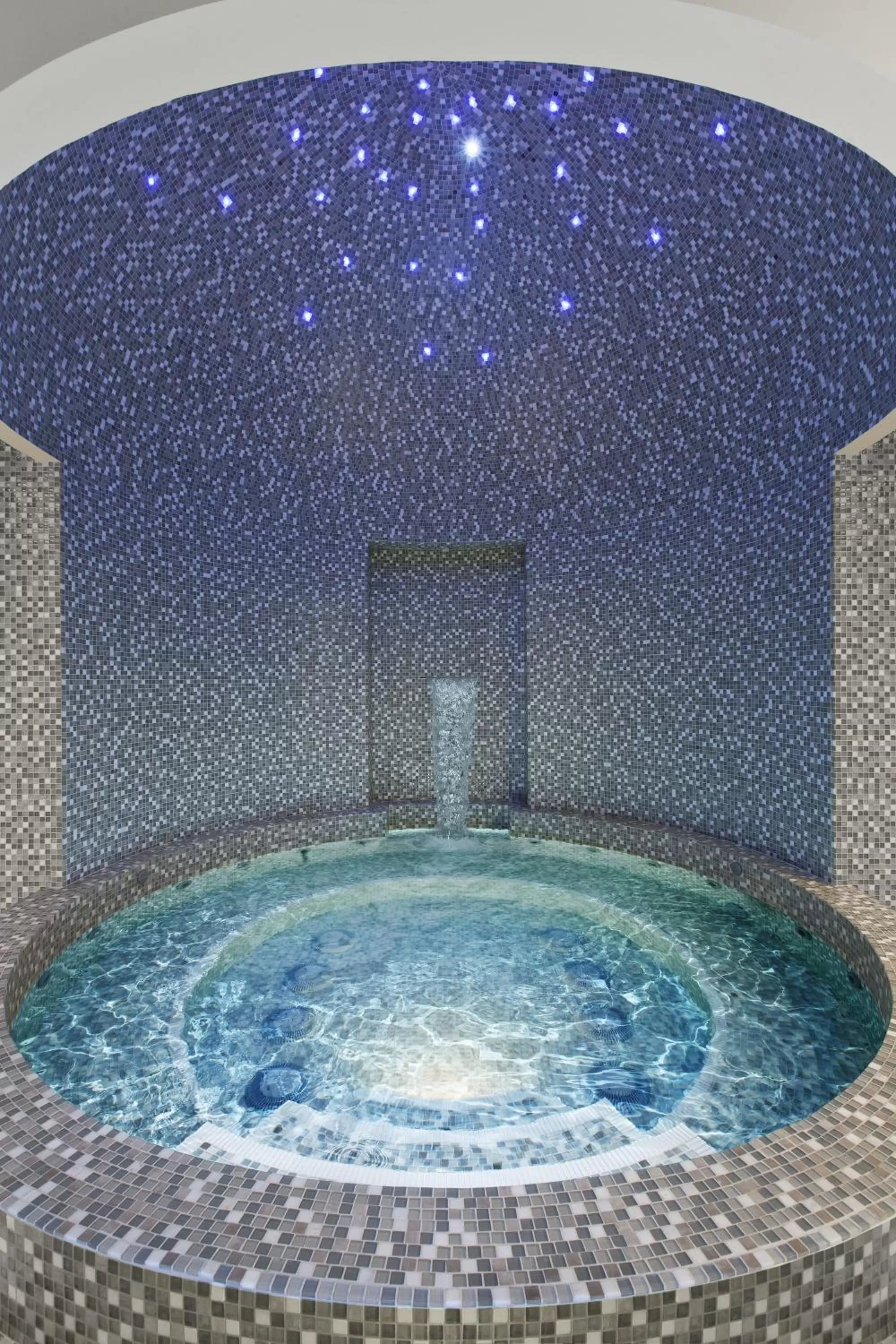 Hot Tub in Salamander Resort and Spa