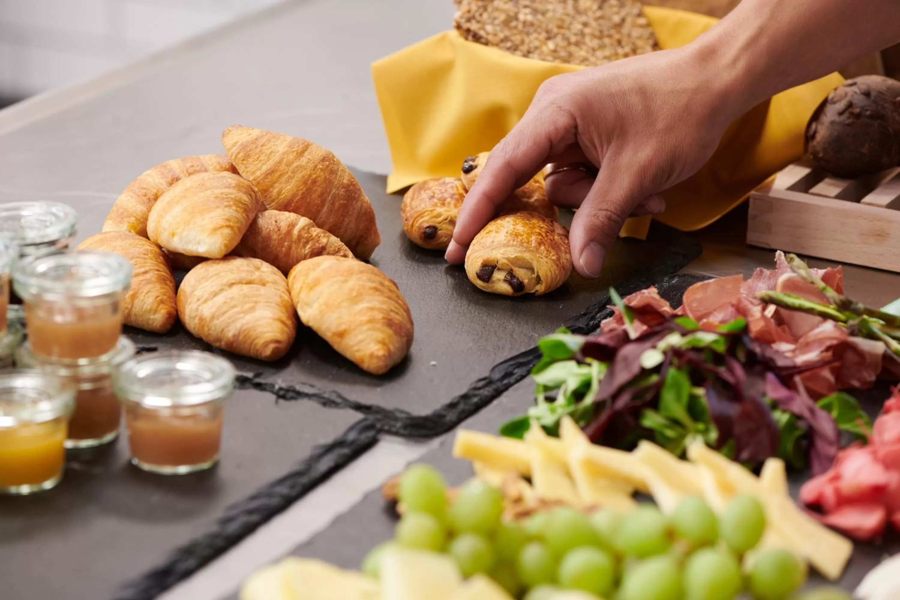 Breakfast in Hotel GUESTapart