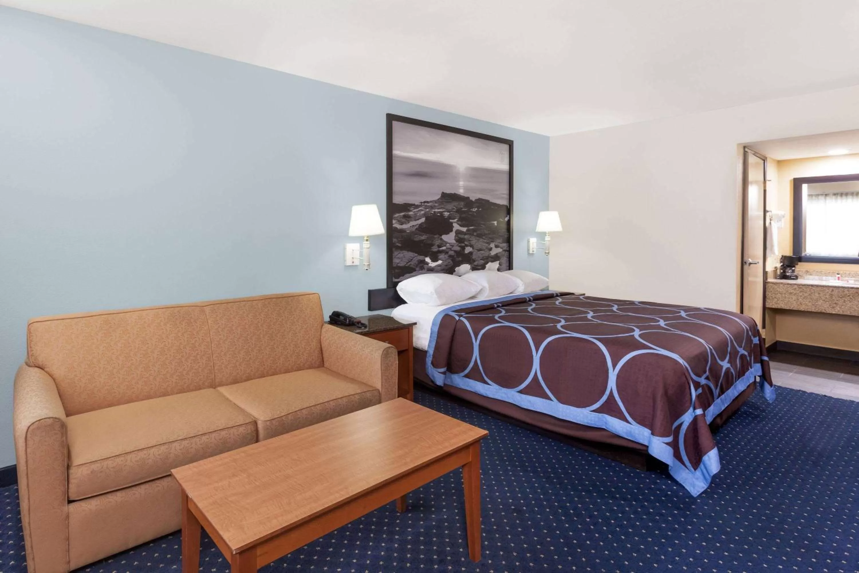 Photo of the whole room, Bed in Super 8 by Wyndham El Cajon San Diego