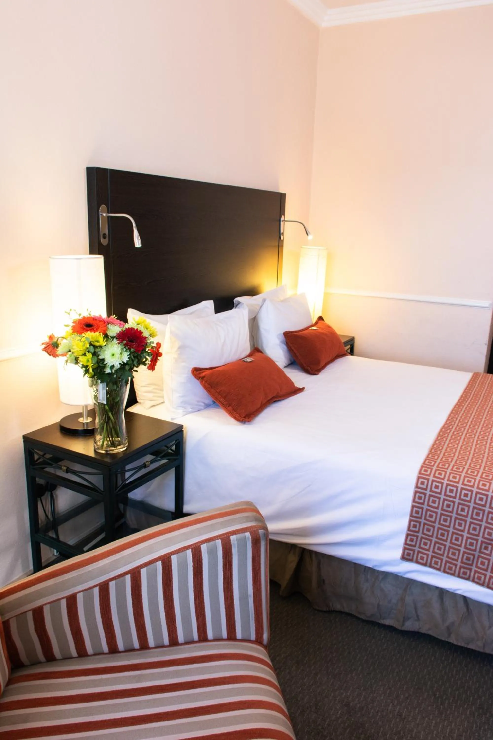 Toilet, Bed in Mercure Johannesburg Midrand