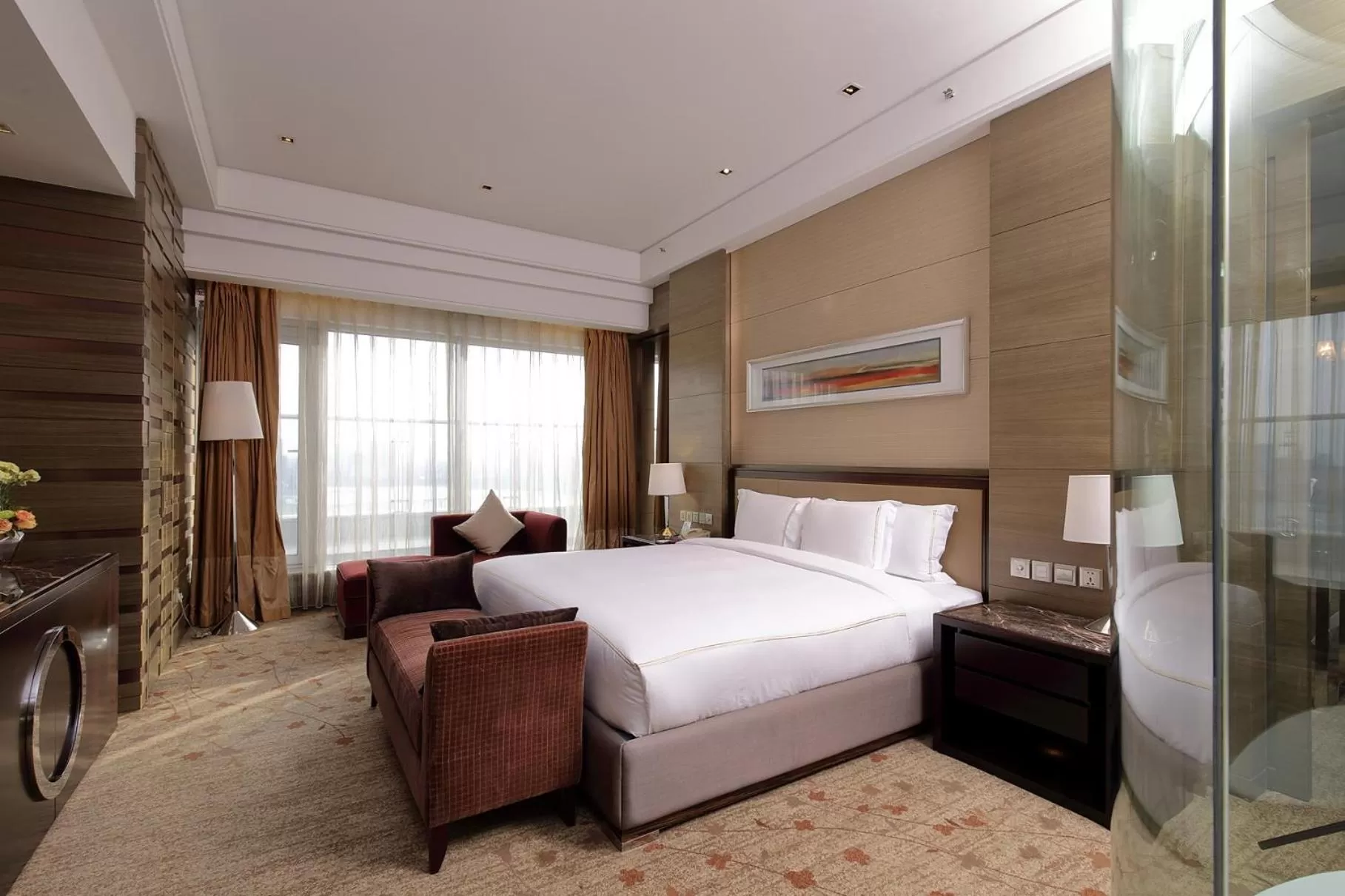Photo of the whole room, Bed in Crowne Plaza Nanjing Jiangning by IHG