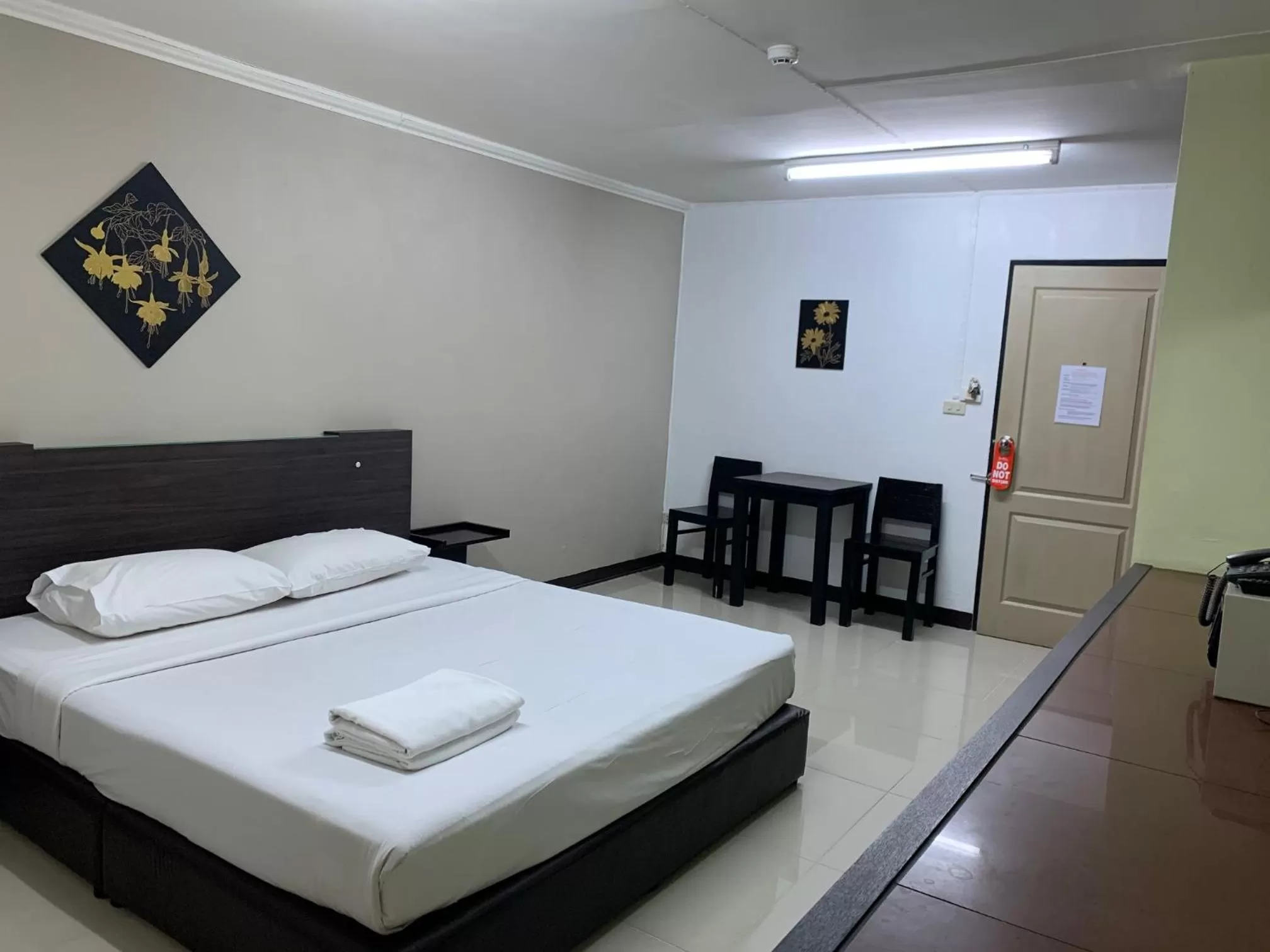 Bedroom, Bed in Smith Residence