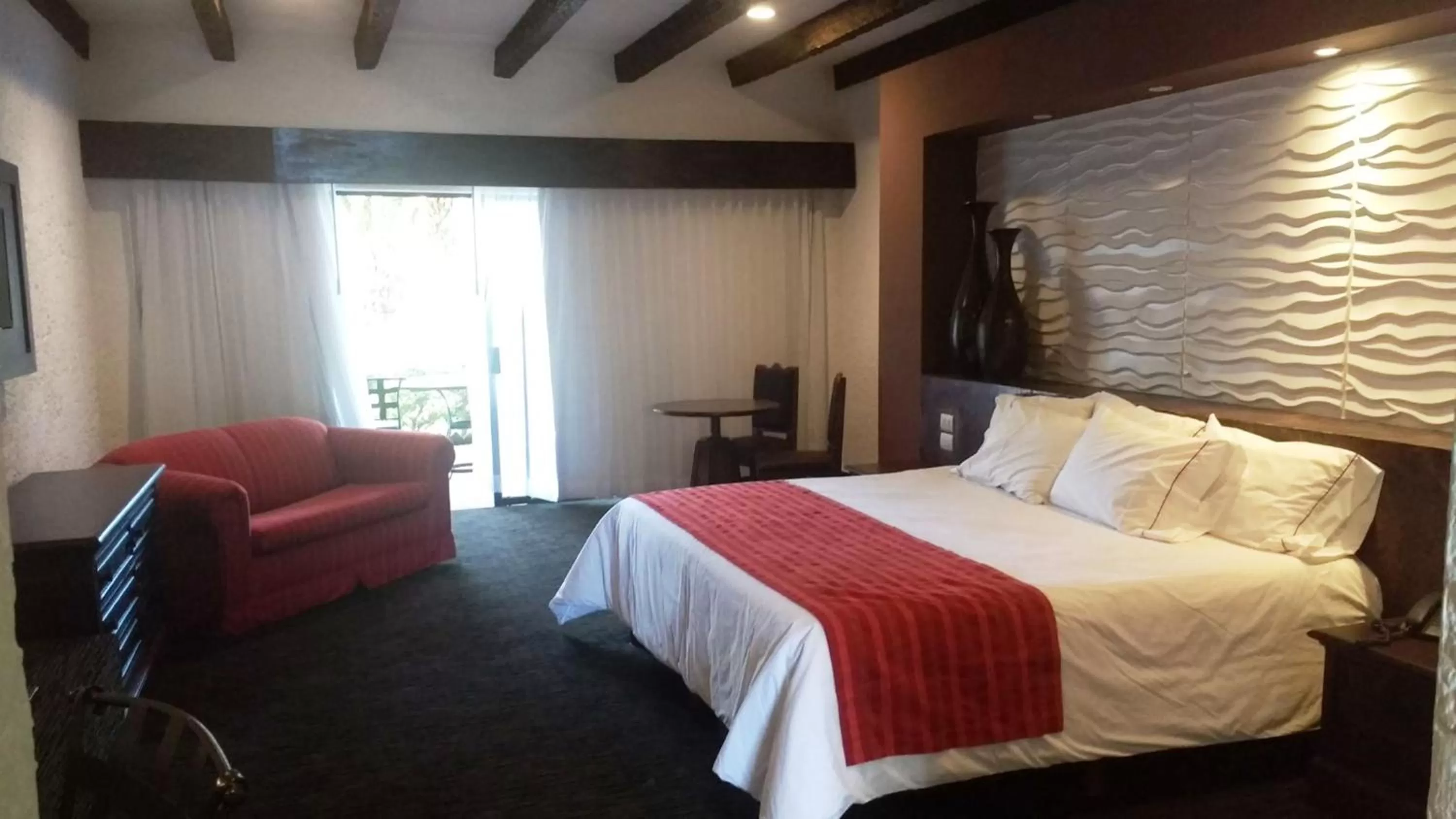 Bed in Radisson Hotel Tapatio Guadalajara Aeropuerto