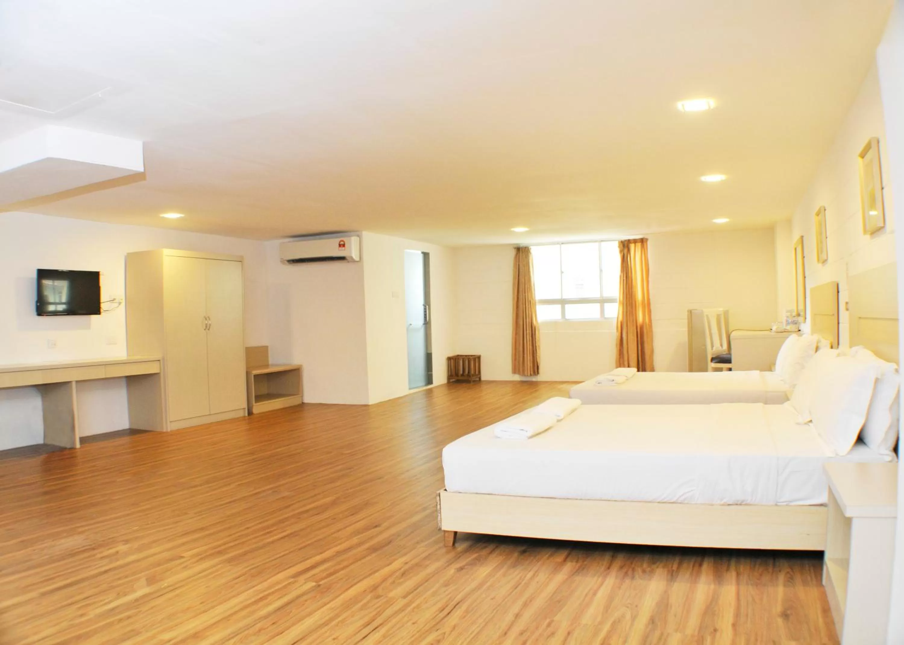 Photo of the whole room, Bed in Promenade Service Apartment
