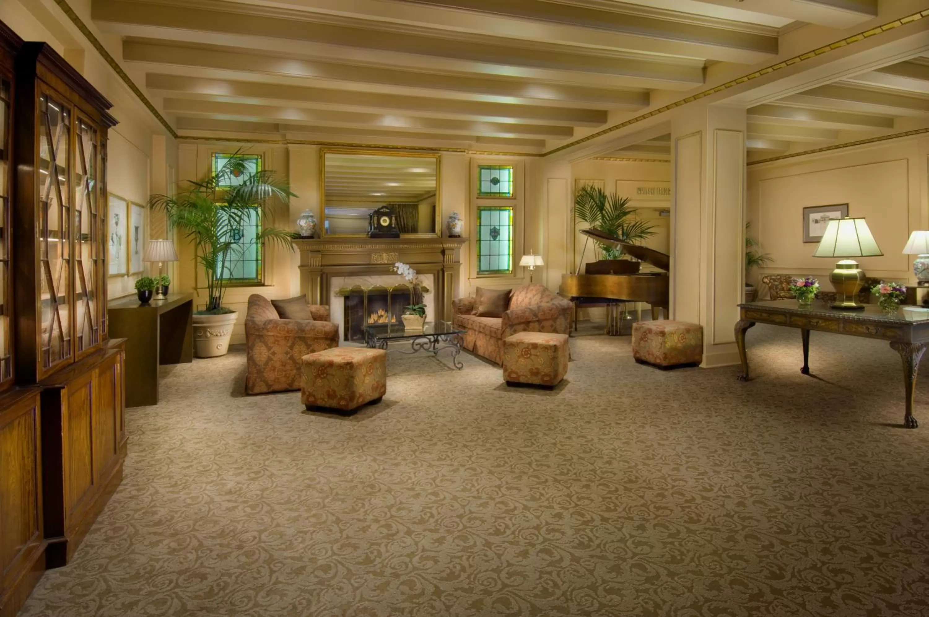 Lobby or reception in Mayflower Park Hotel