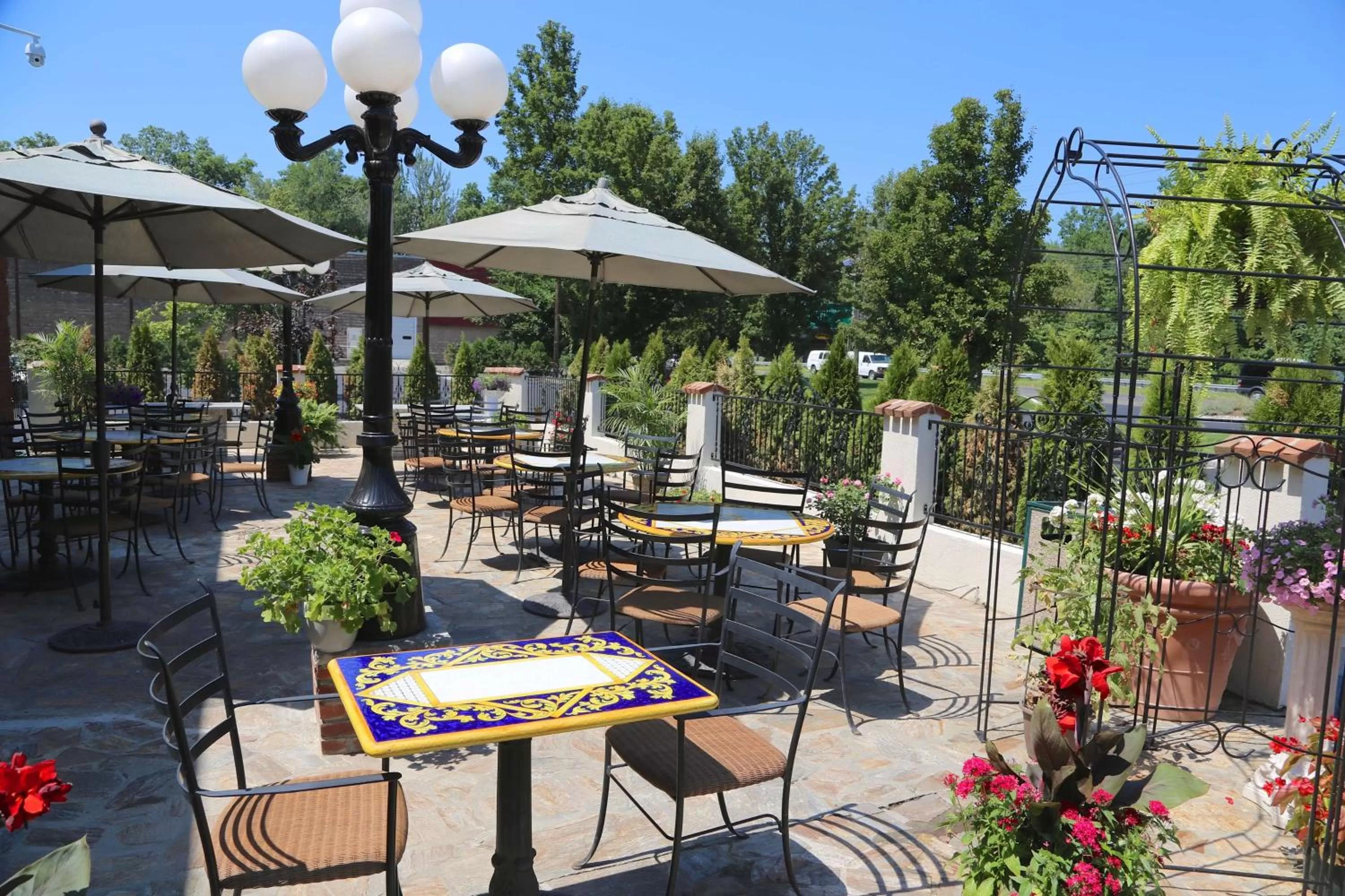 Patio in Best Western Plus Fairfield Executive Inn
