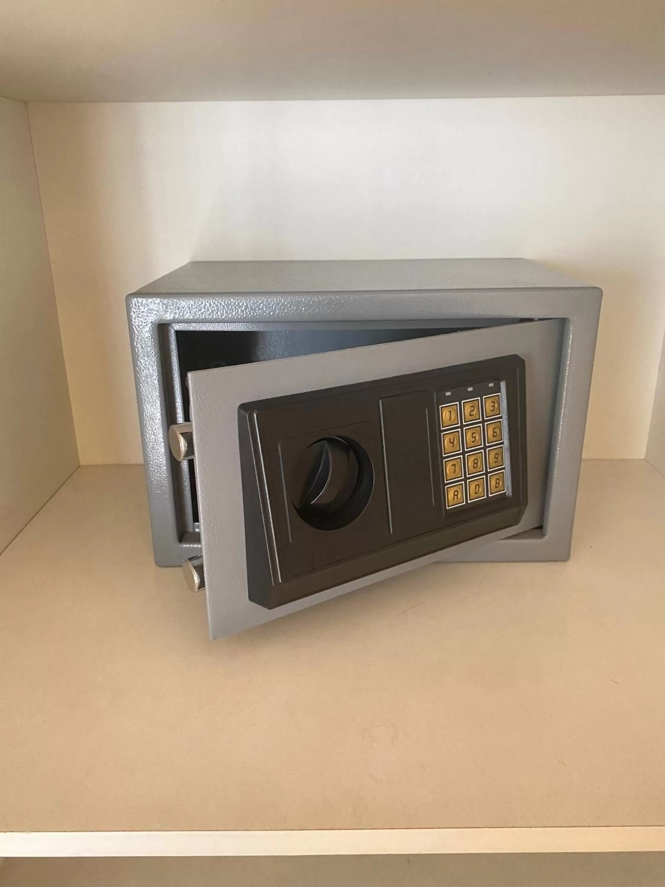 safe in Suites Metropoli