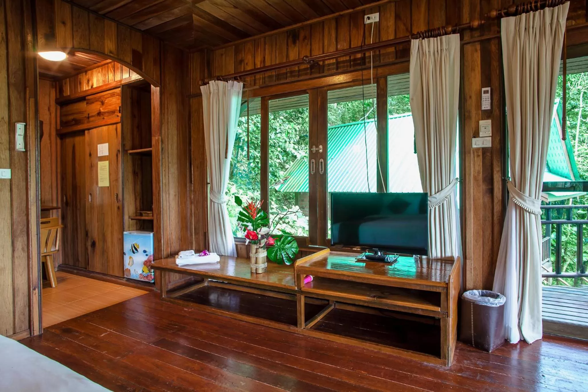 TV and multimedia in The Vatika Resort and Spa