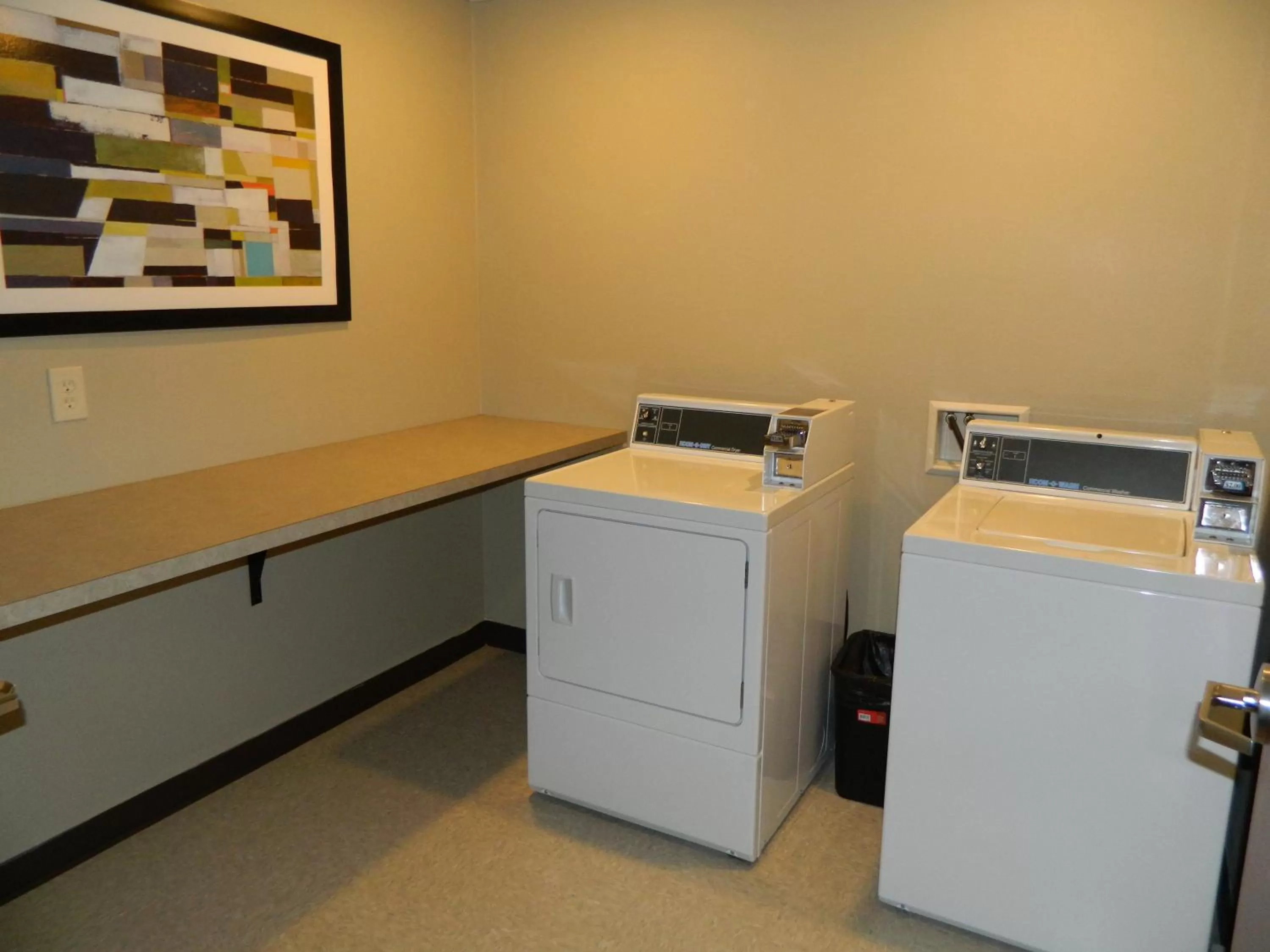 Brookstone Lodge & Suites