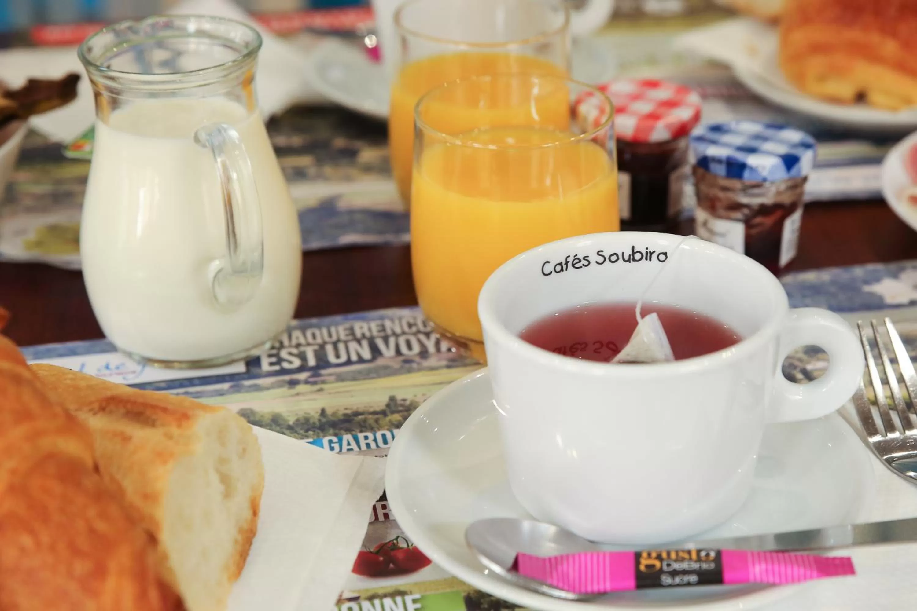 Buffet breakfast in Hôtel La Couronne