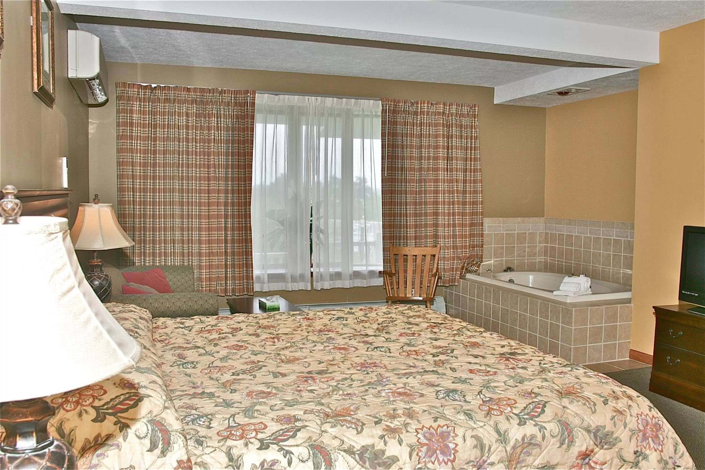 Photo of the whole room, Bed in Stone Fence Resort