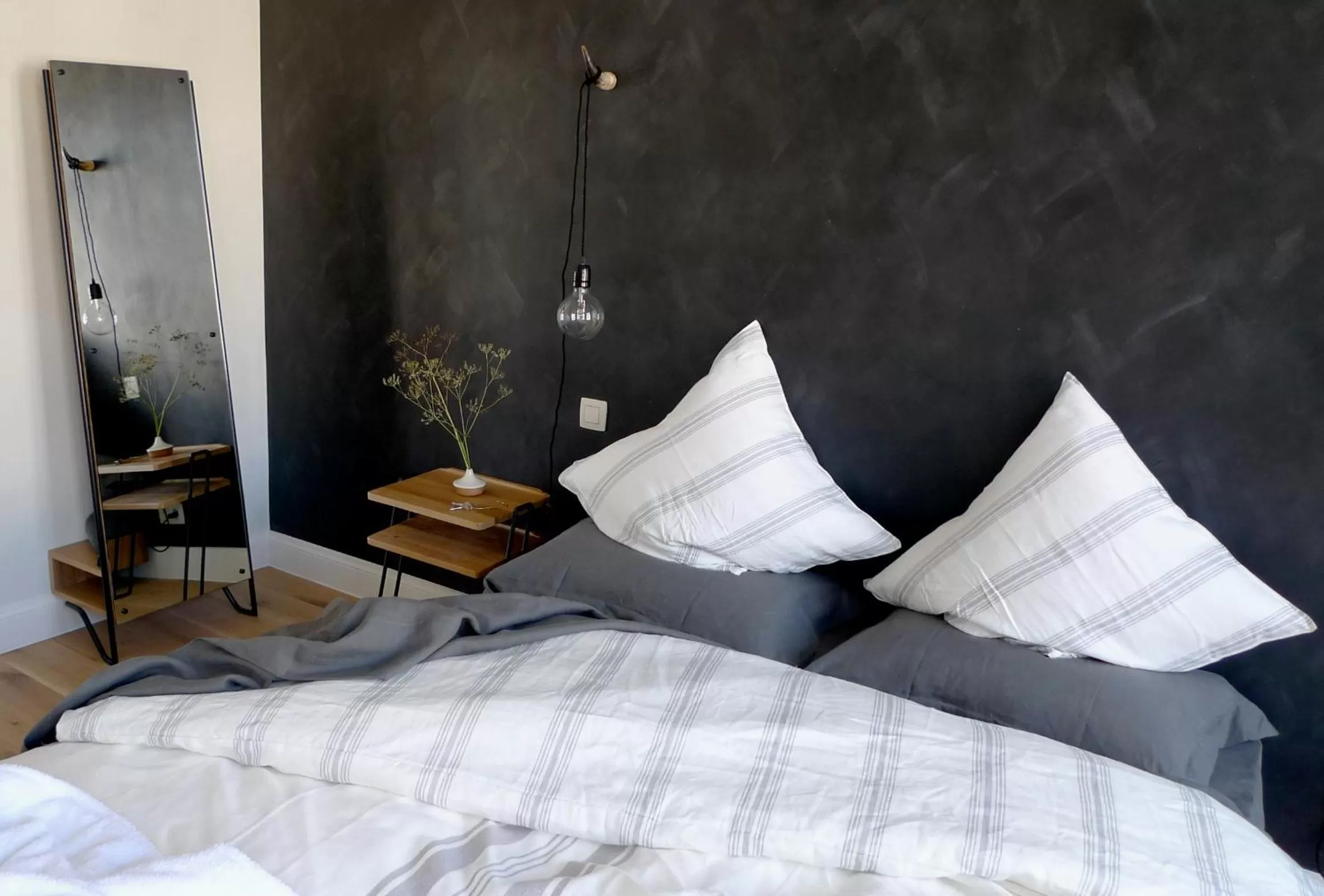 Photo of the whole room, Room Photo in The Doghouse B&B