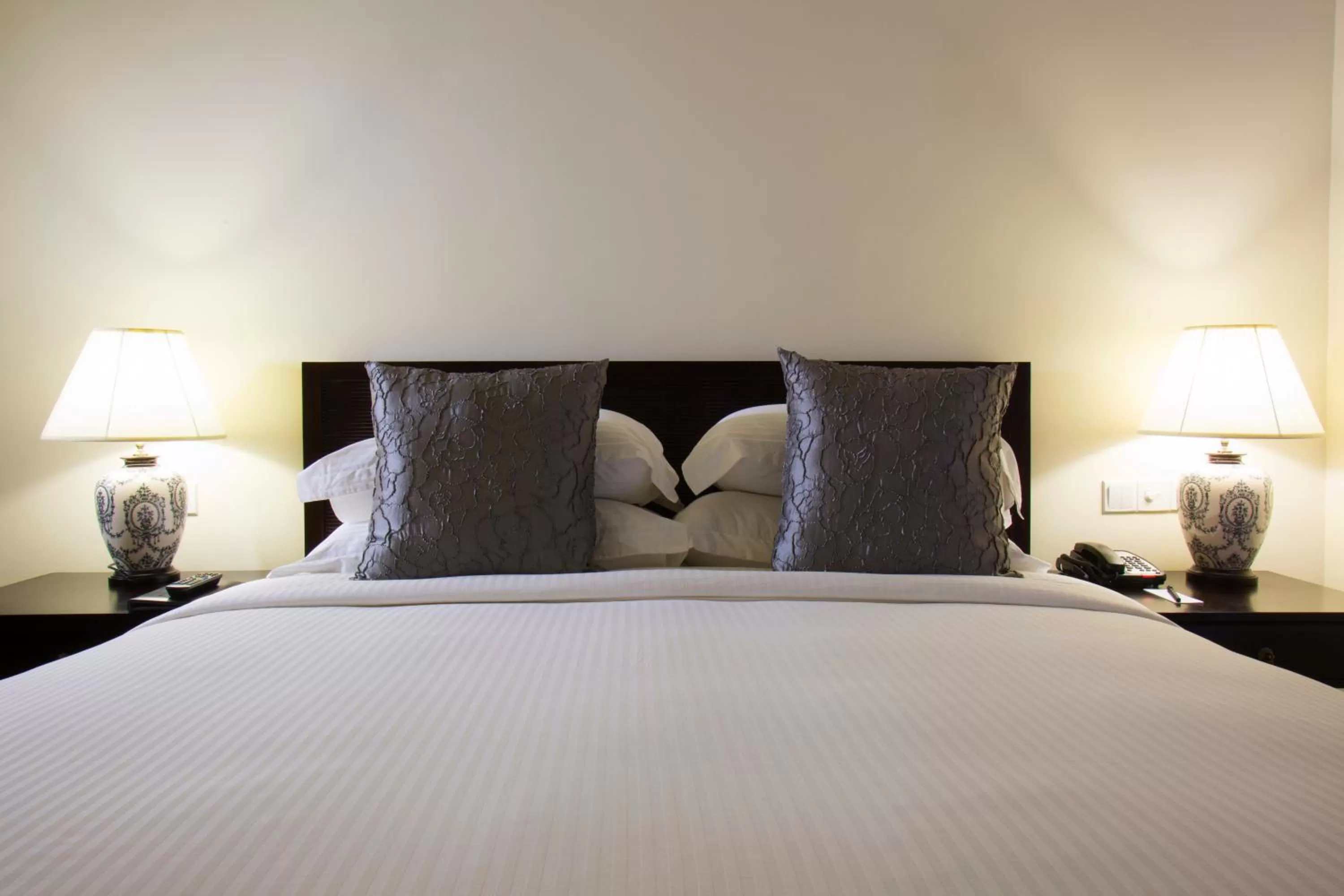 Bedroom, Bed in Galle Face Hotel