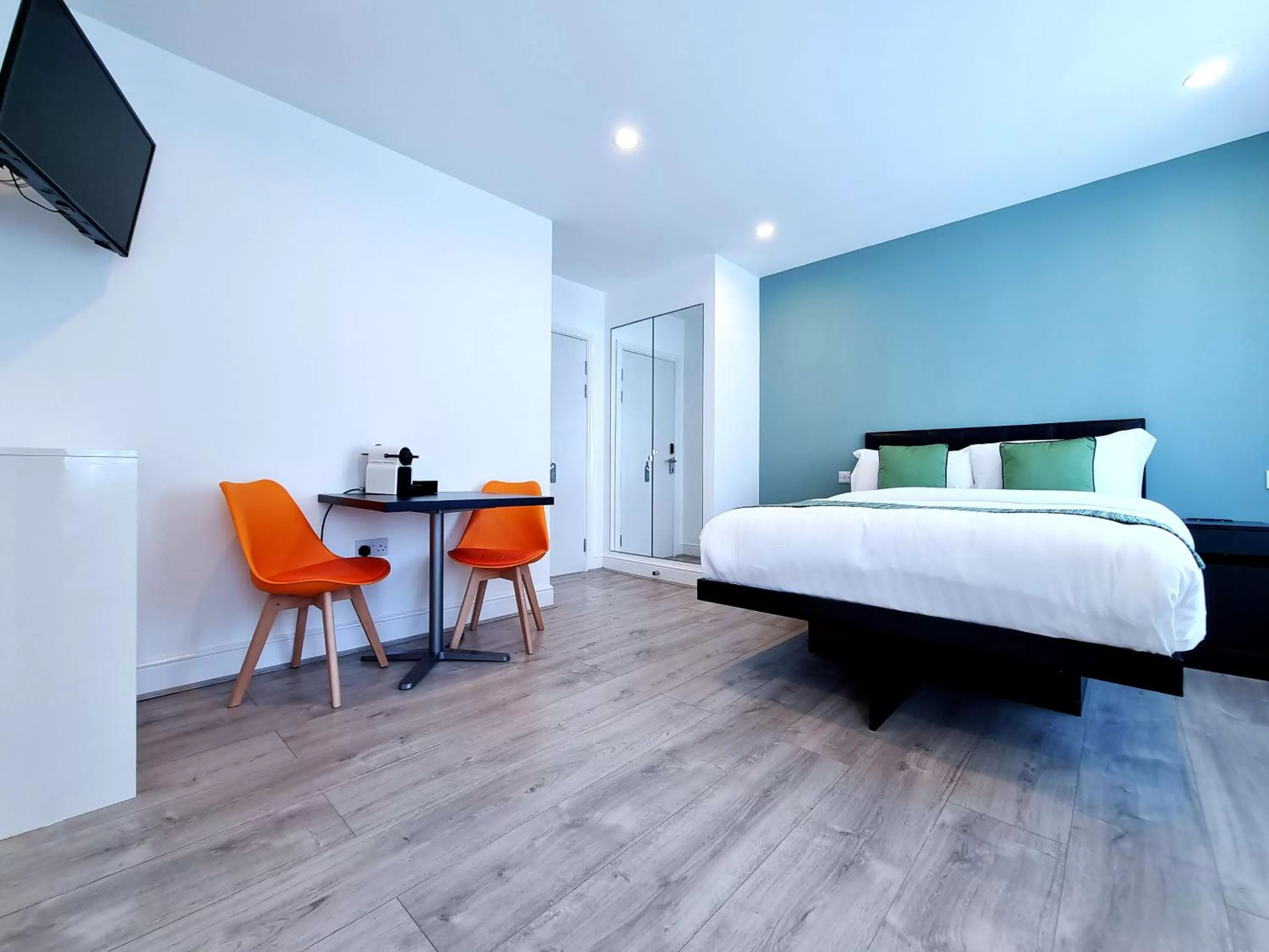 Bedroom, Bed in 146 Studios