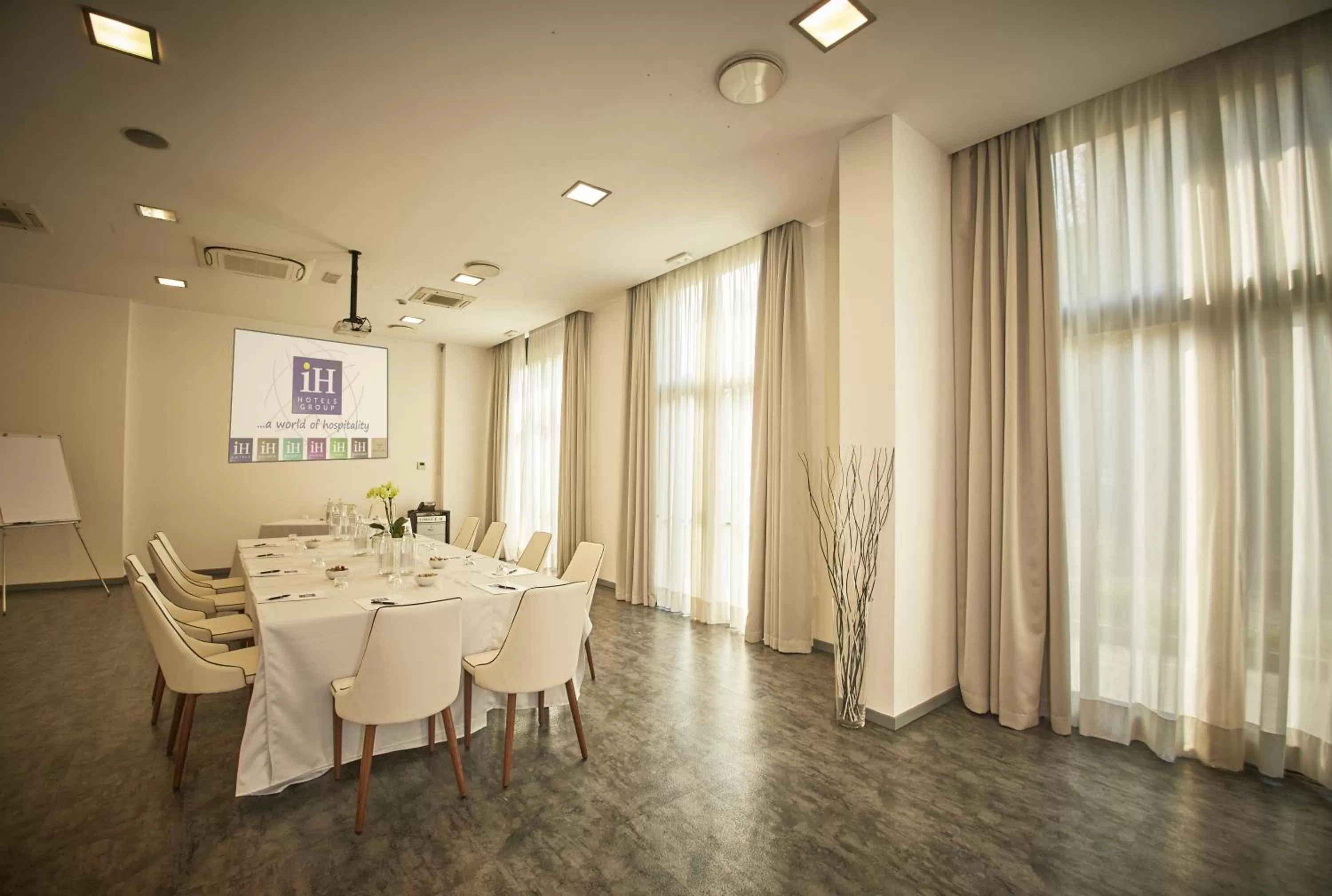 Meeting/conference room in iH Hotels Milano Lorenteggio