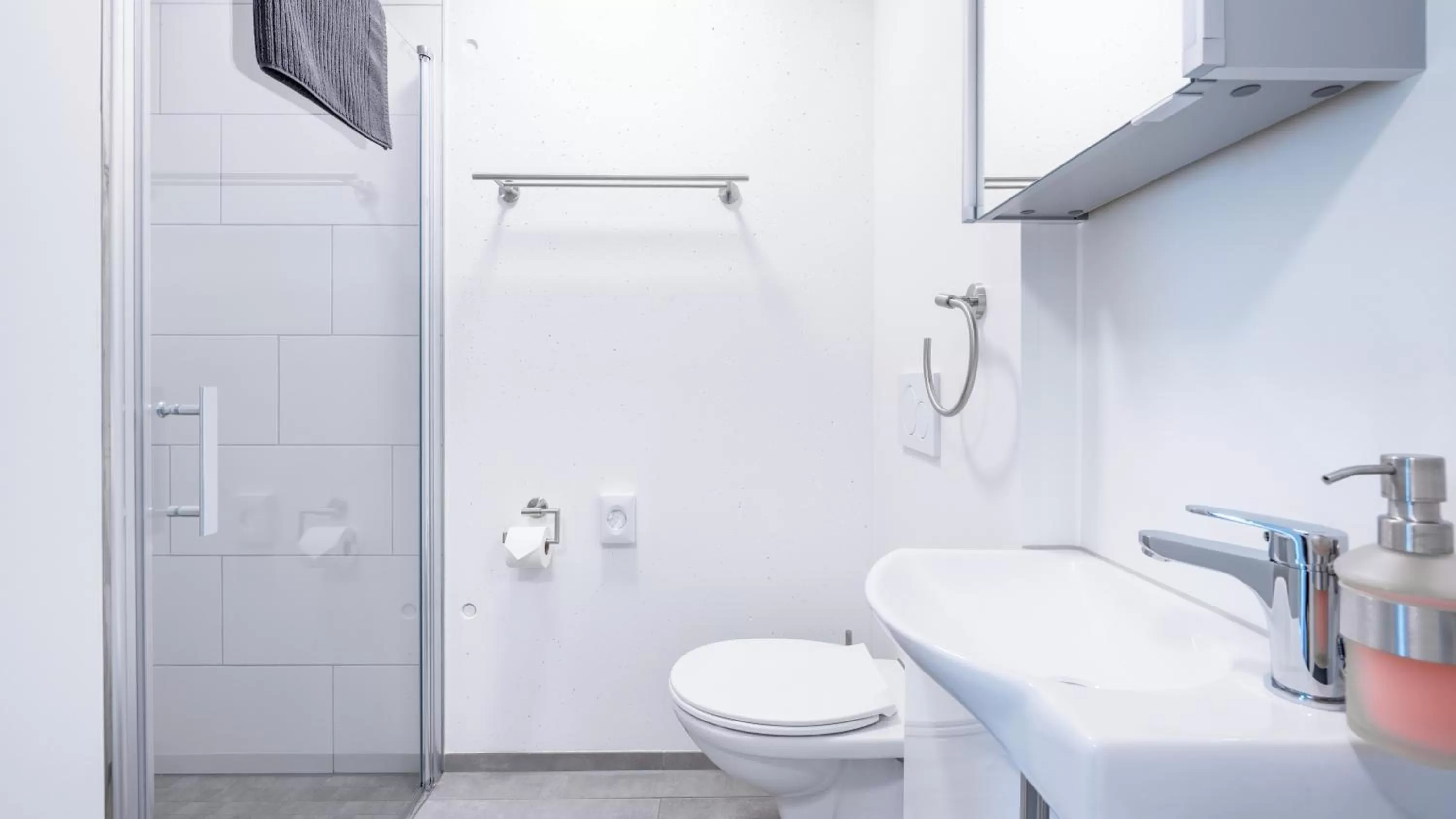 Bathroom in Anstatthotel Goldau - self-check-in