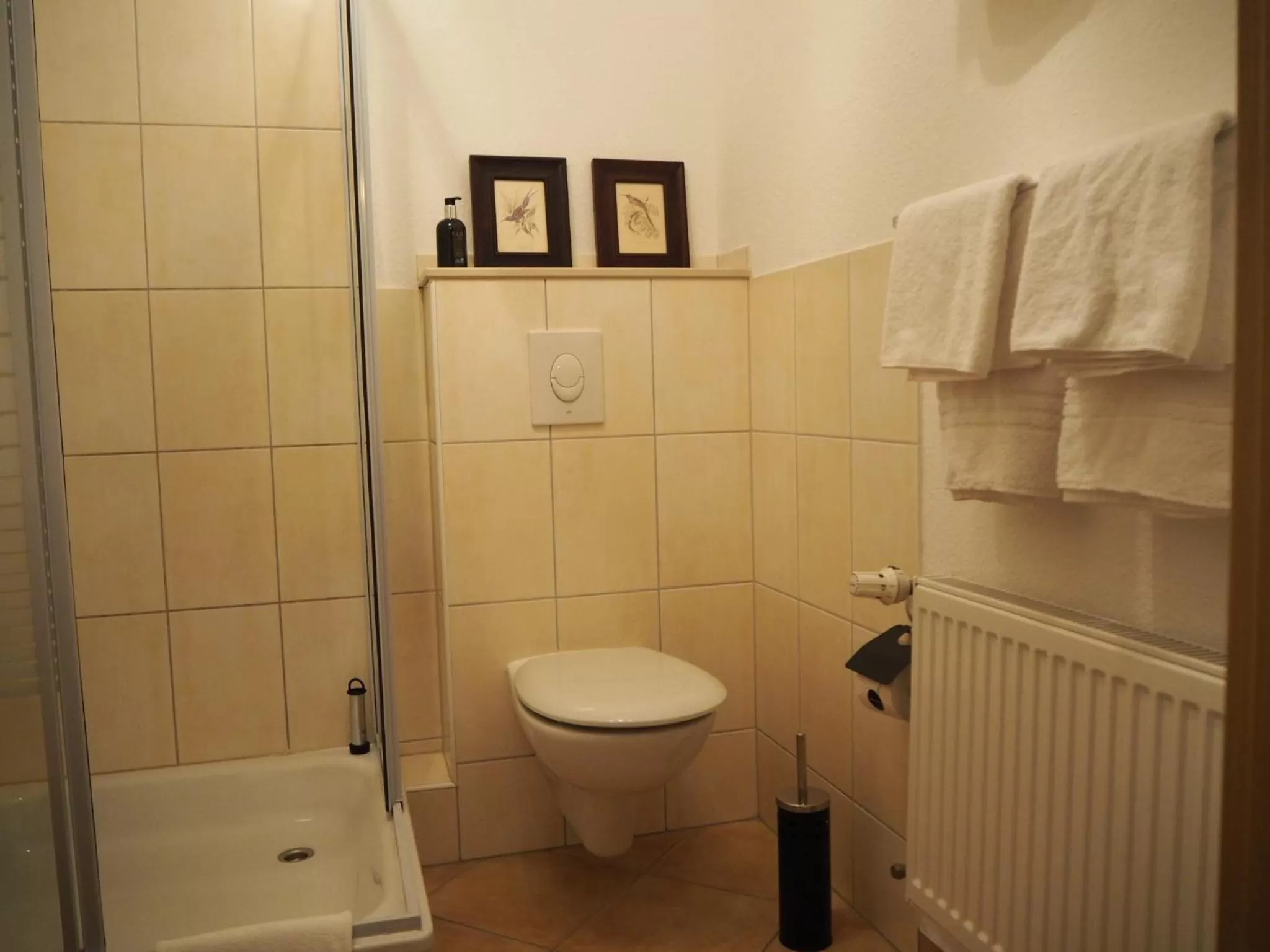 Shower in ONNO Boutique Hotel & Apartments