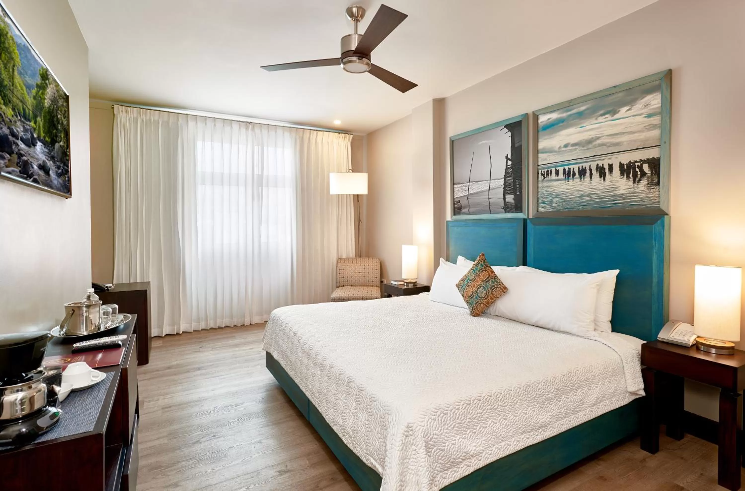 Photo of the whole room, Bed in R Hotel Kingston