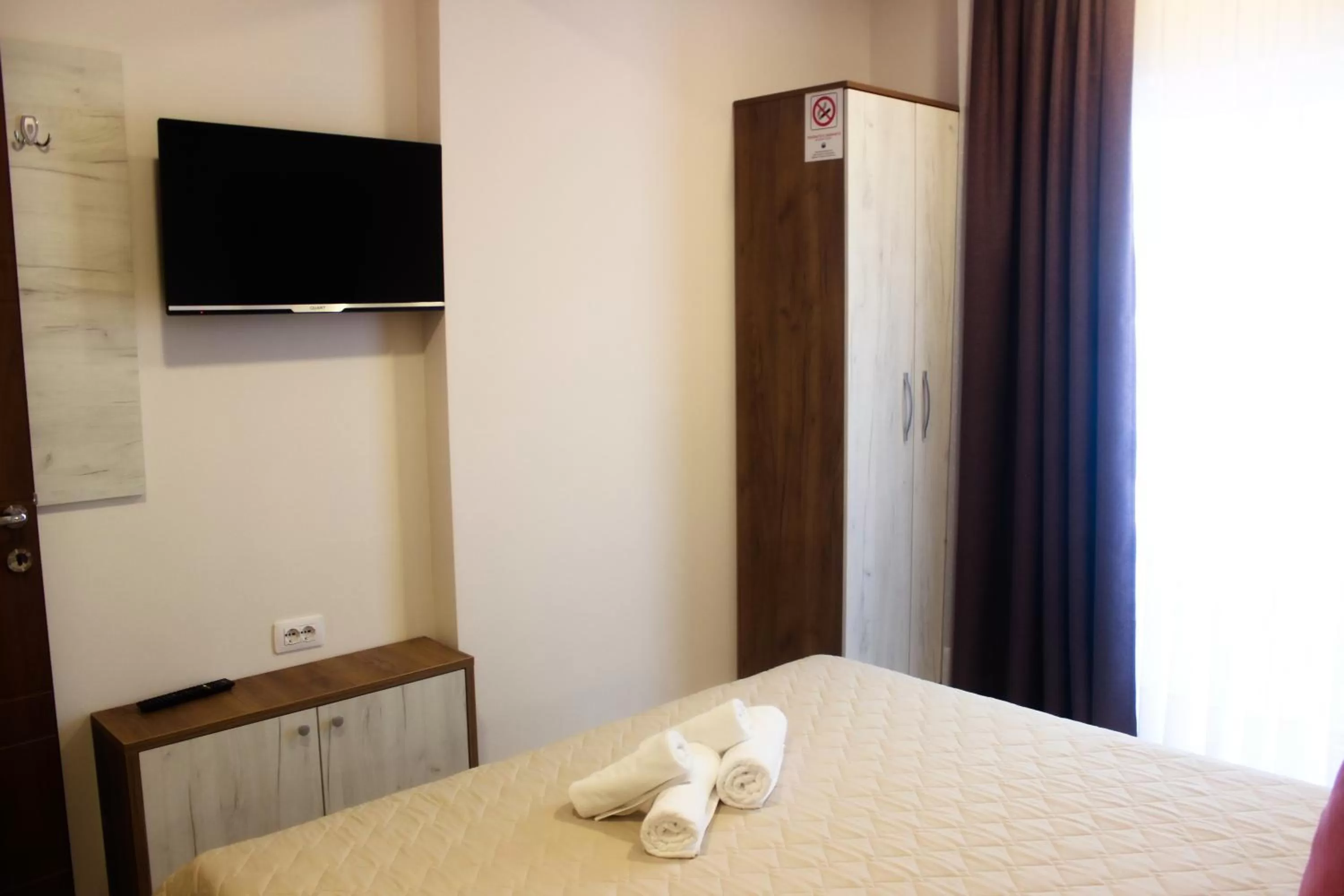 TV/Entertainment Center in Boulevard Apartments