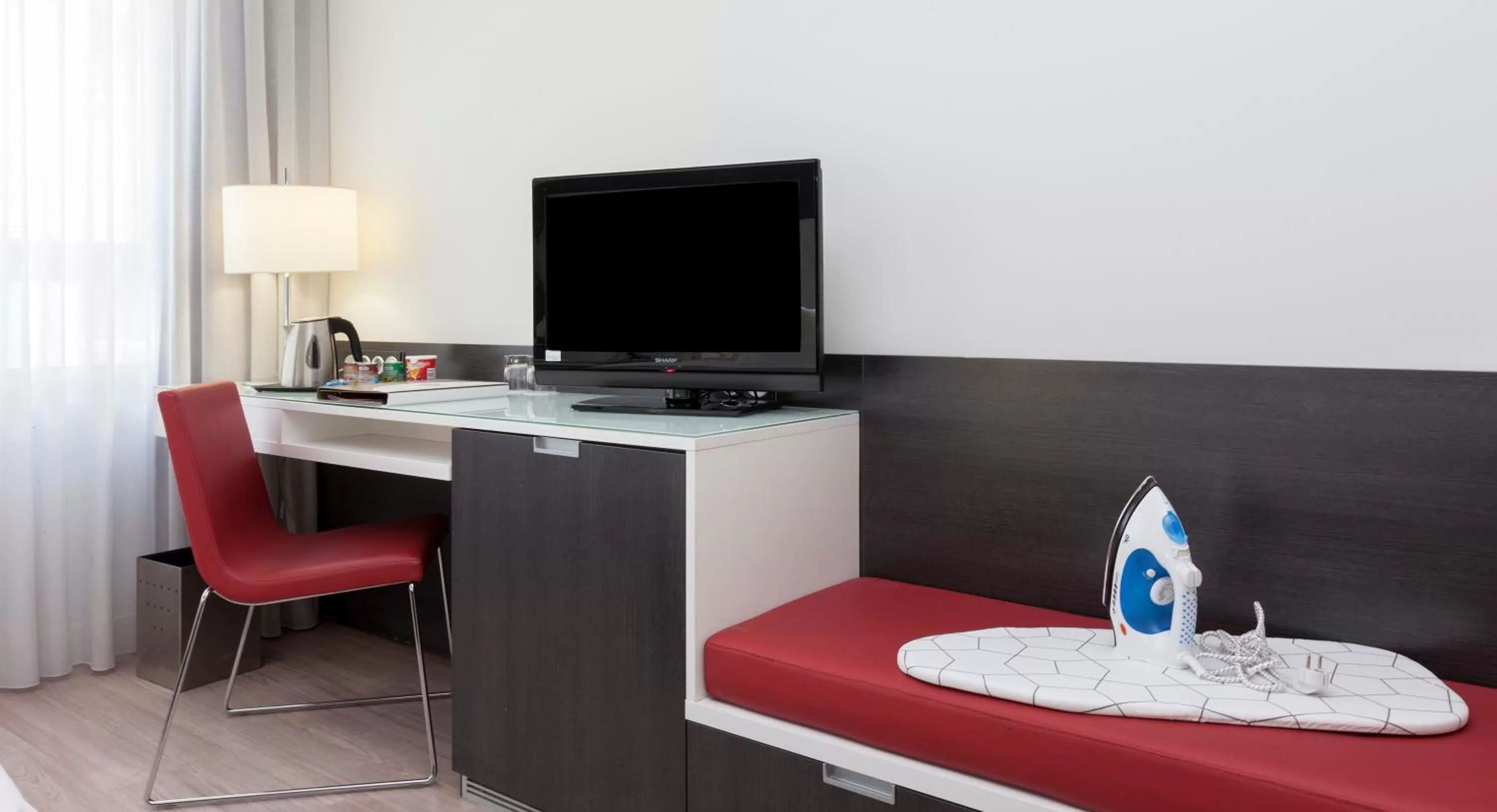 TV and multimedia in Axor Feria