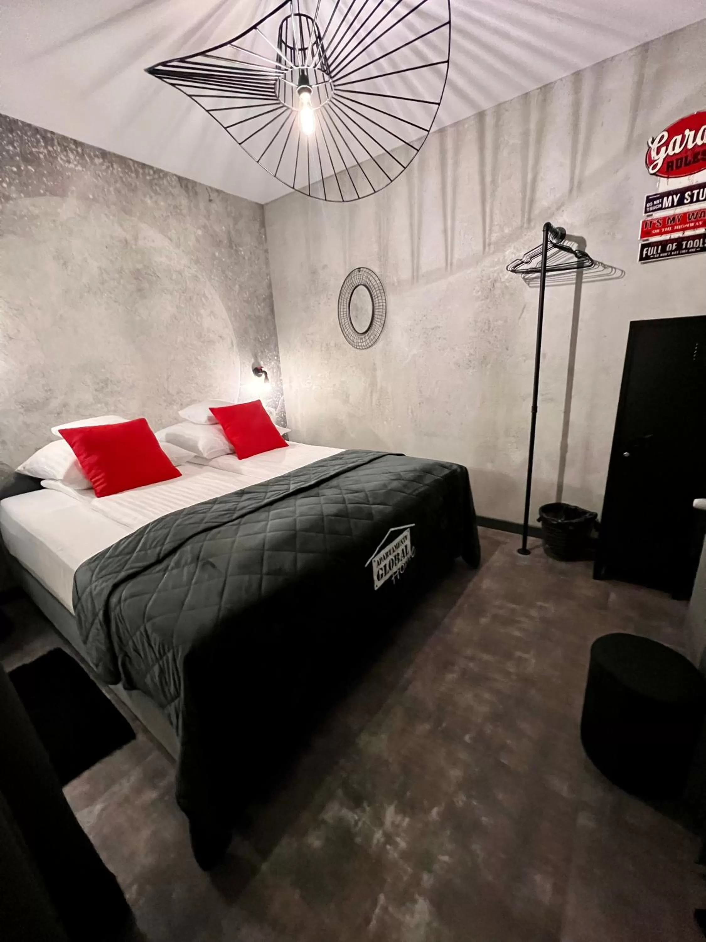 Bed in Global Home - Aparthotel - No Contact Check In