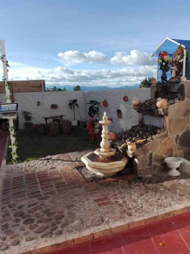 Portal de la Cascada - Mongui