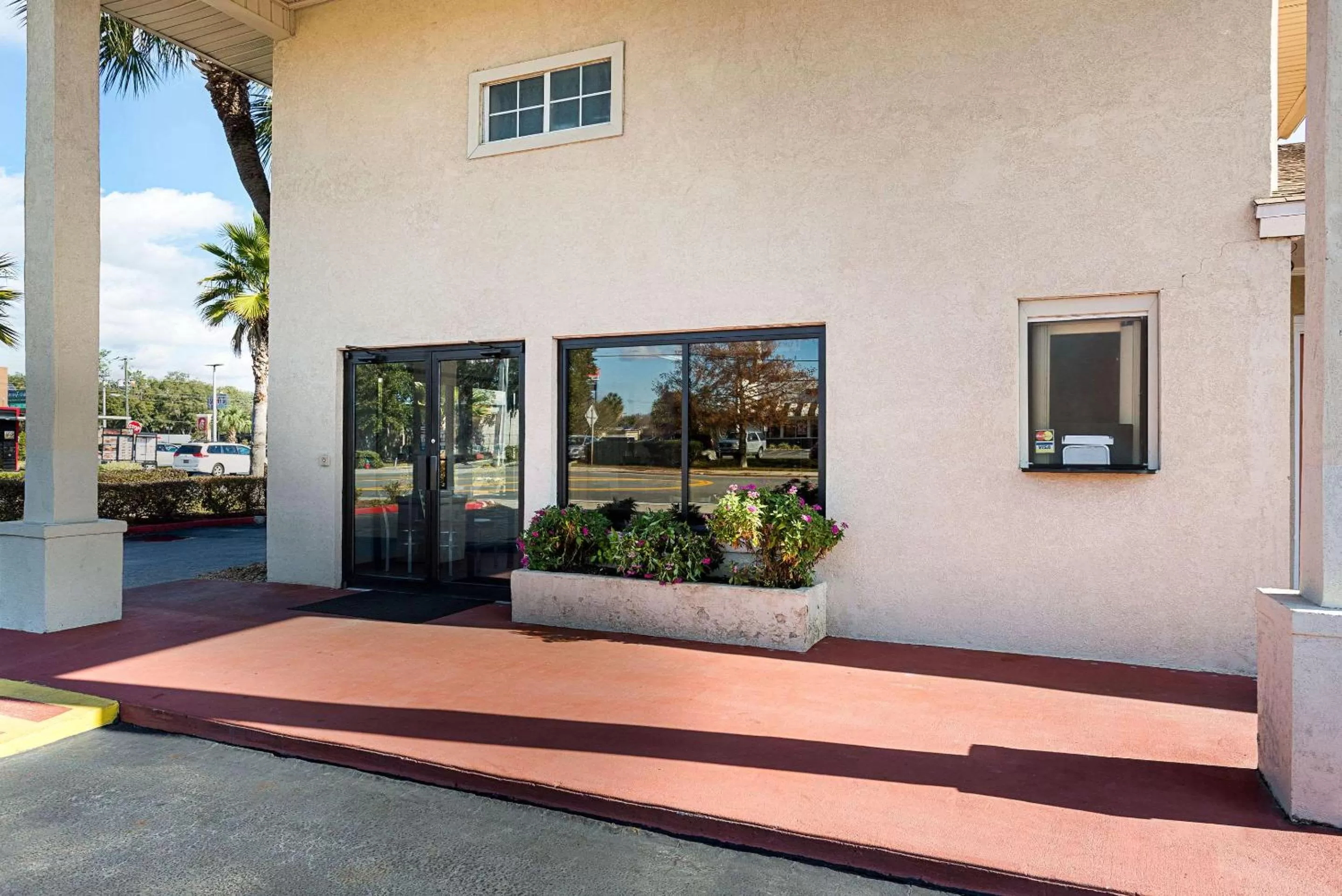 Property building in Rodeway Inn Lake City I-75