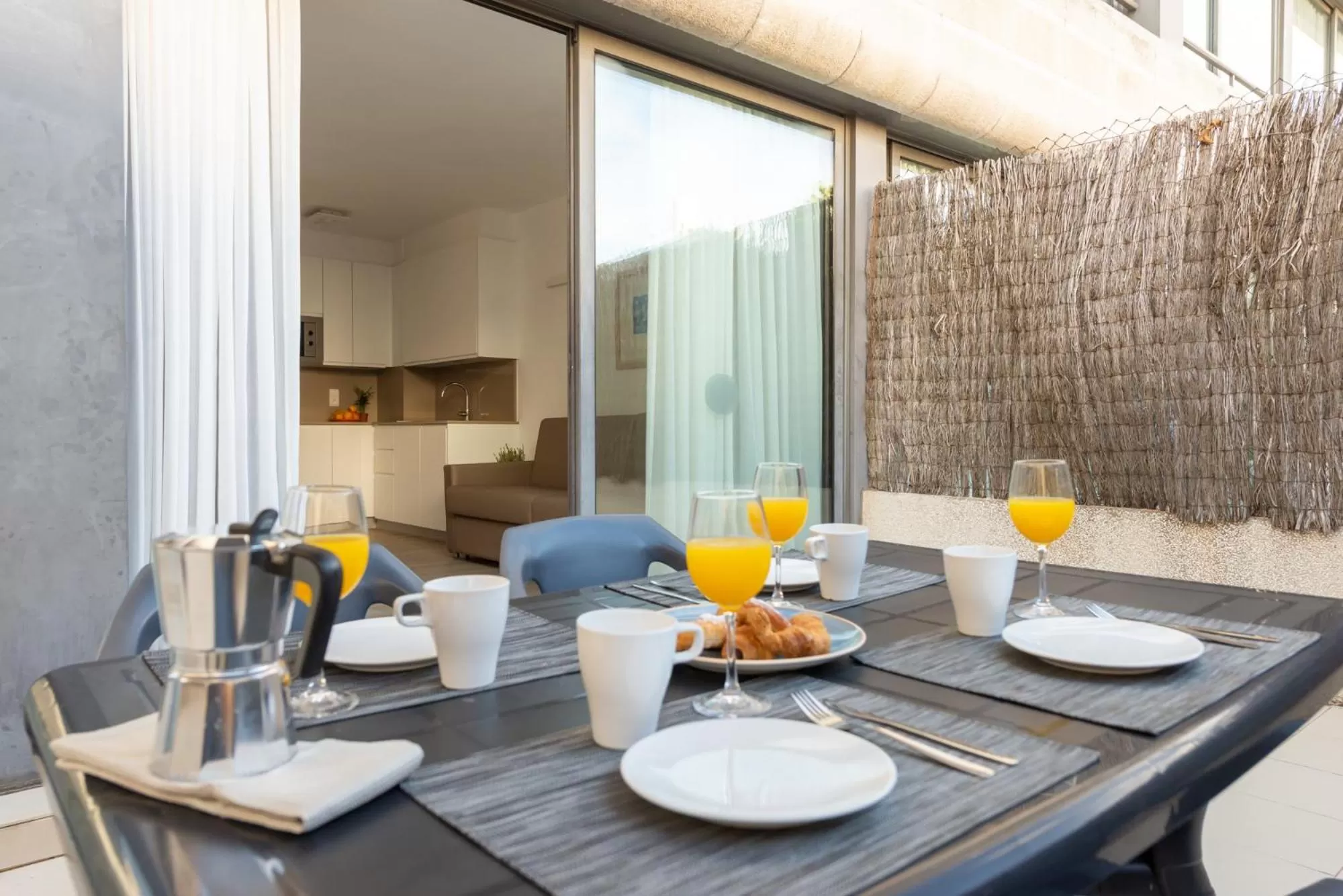 Dining area in Atenea Park Suites & Apartments