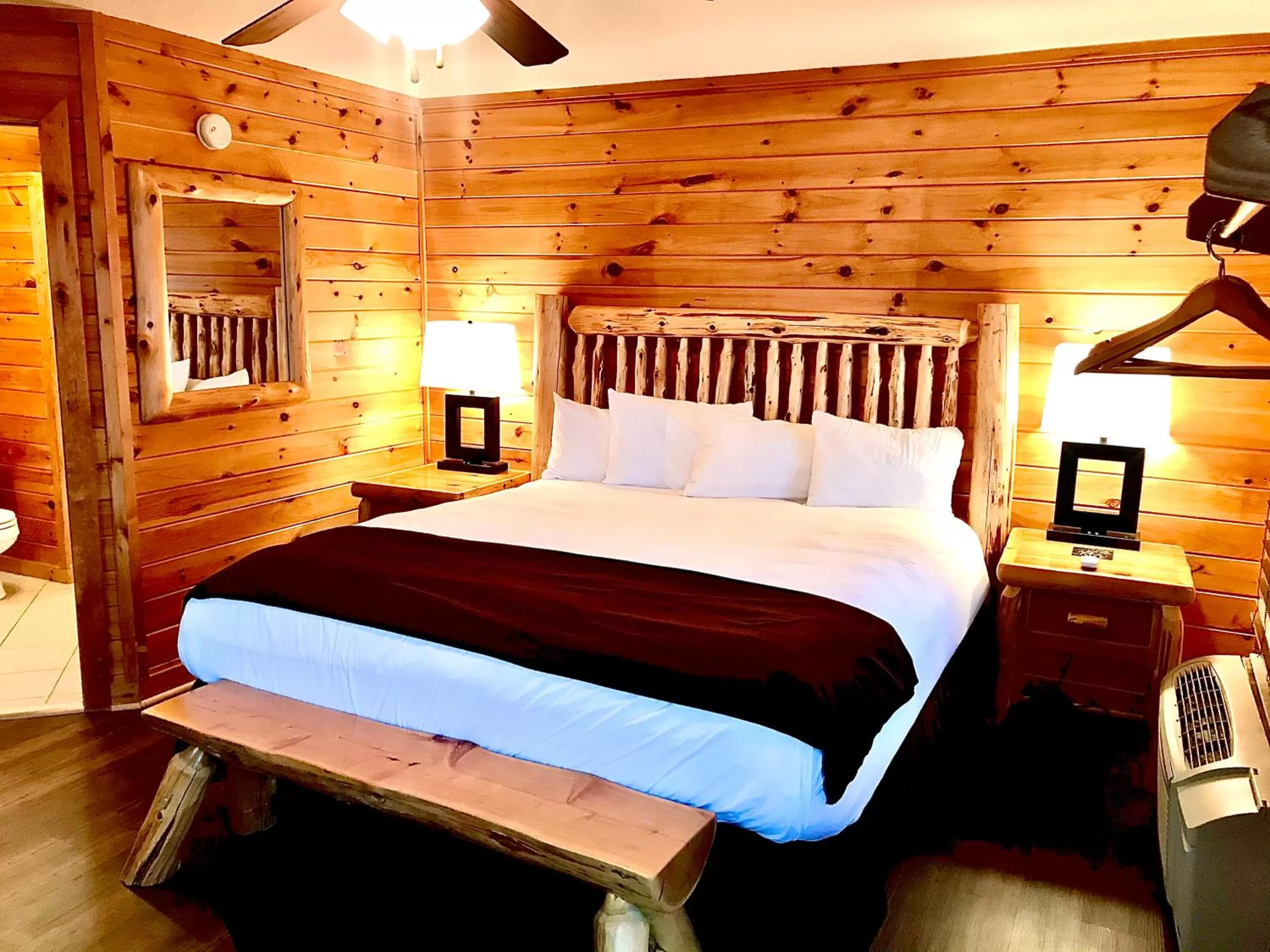 Bed in Mountain Top Inn and Resort