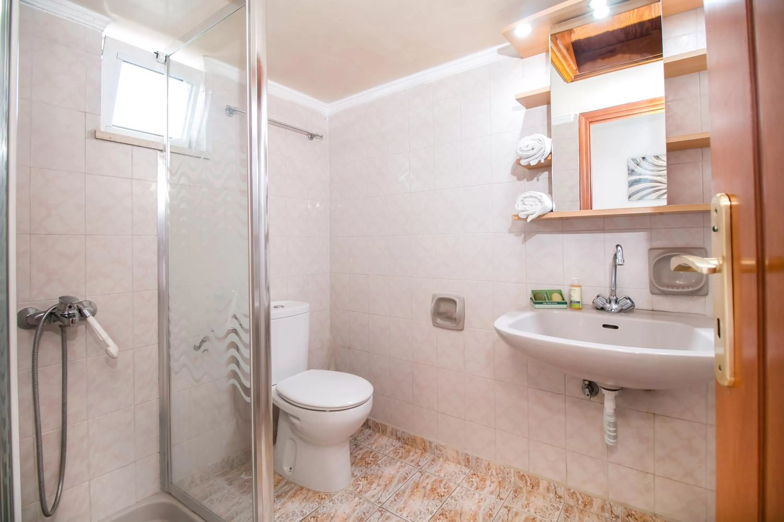 Bathroom in Platoni Elite