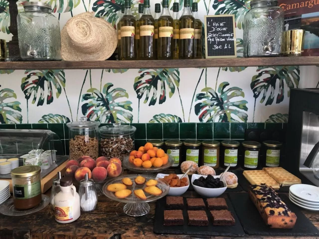 Restaurant/places to eat in Maison Volver