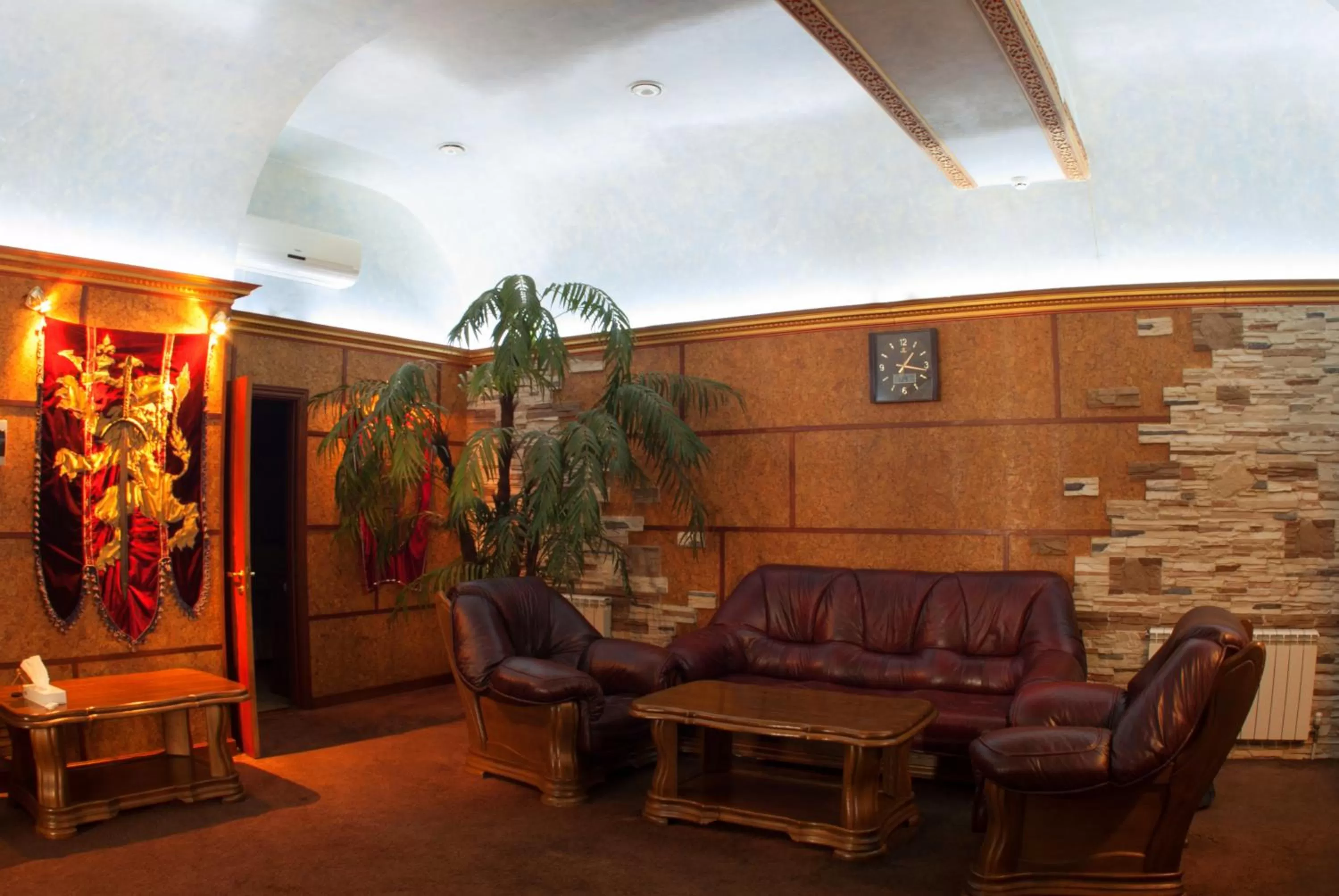 Sauna, Seating Area in Kamelot