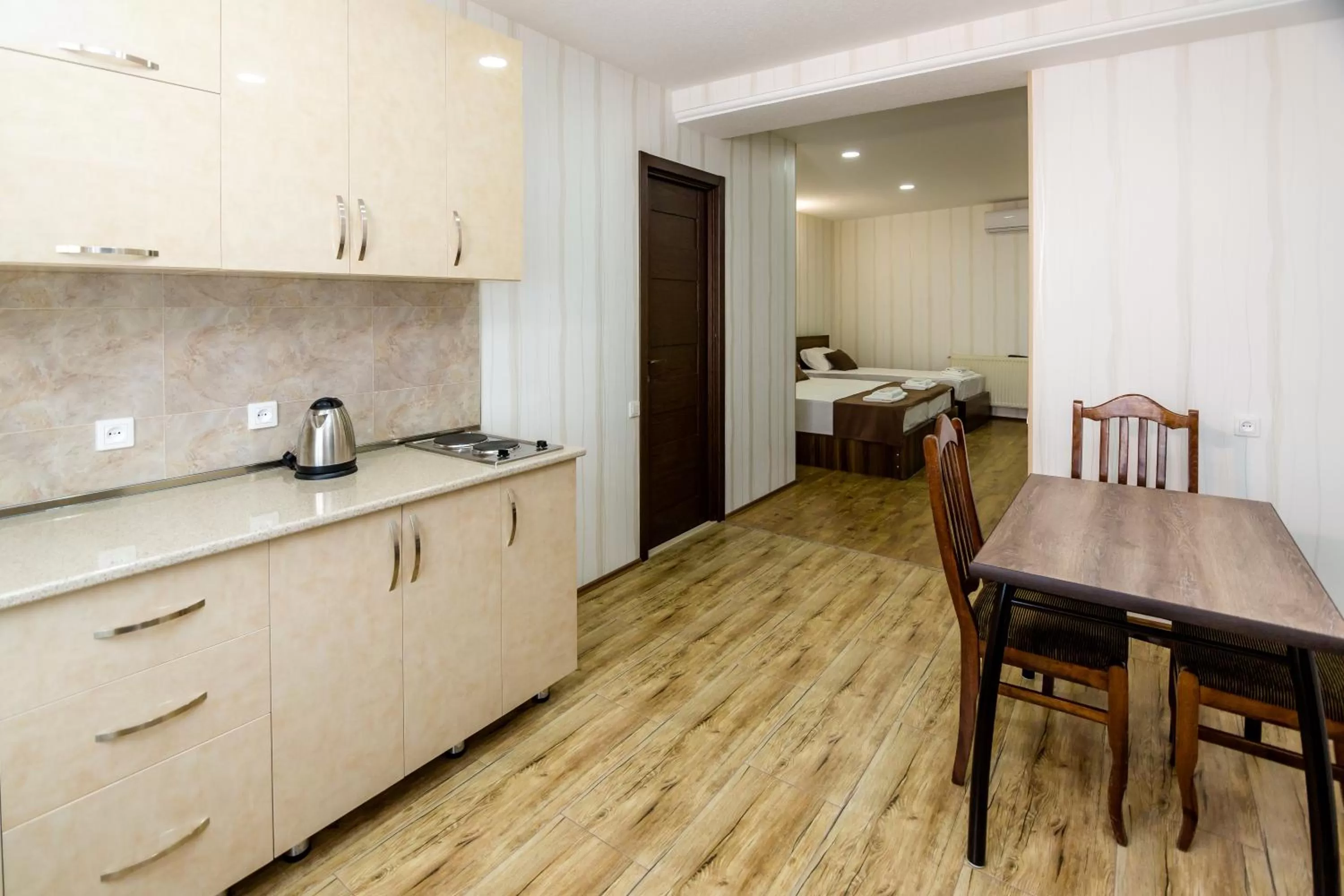 Patio, Kitchen/Kitchenette in Elia Palace Hotel