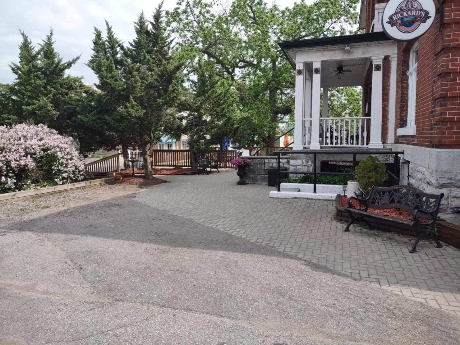 Property building in The King George Inn