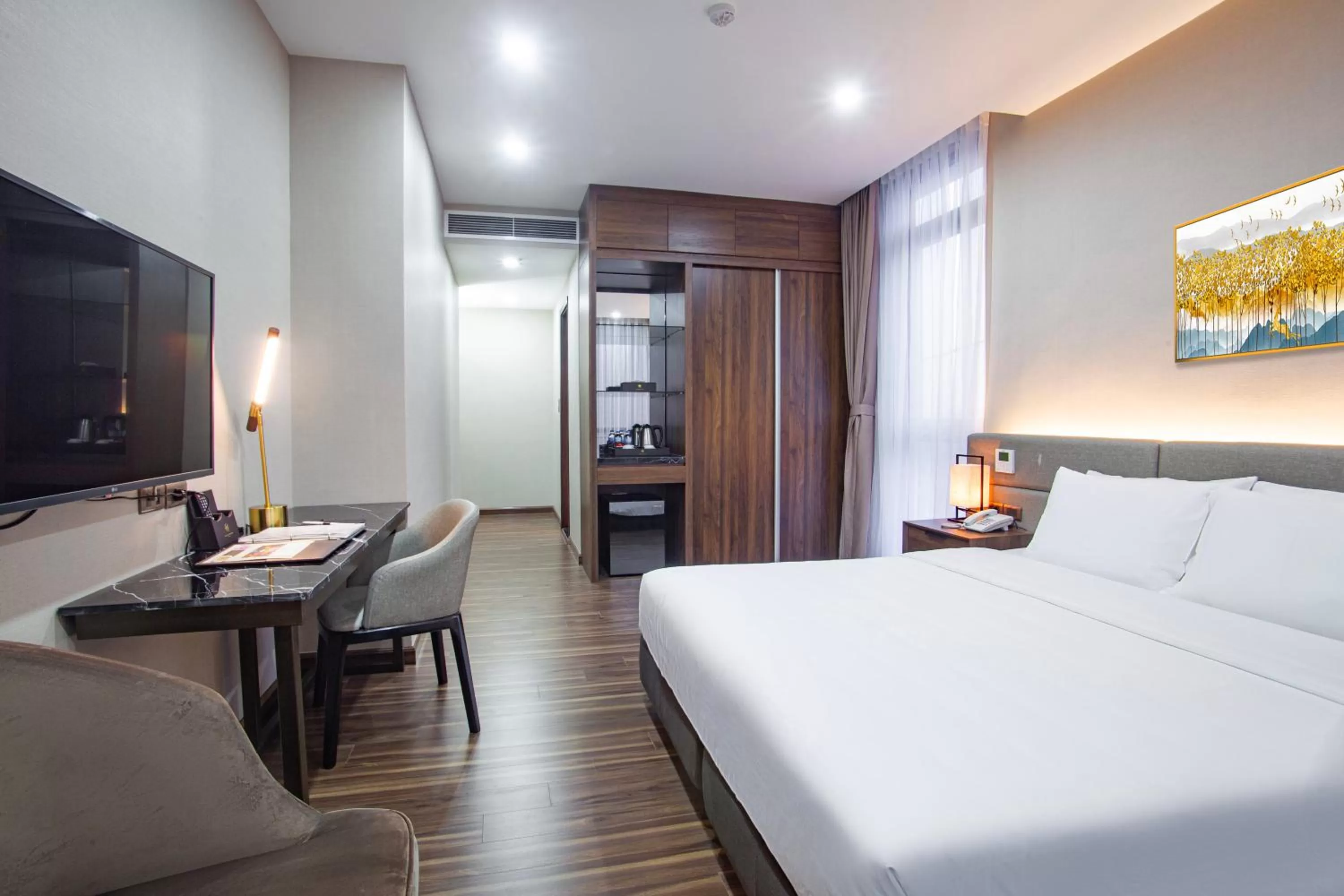 Photo of the whole room, Bed in Western Skyline Hotel