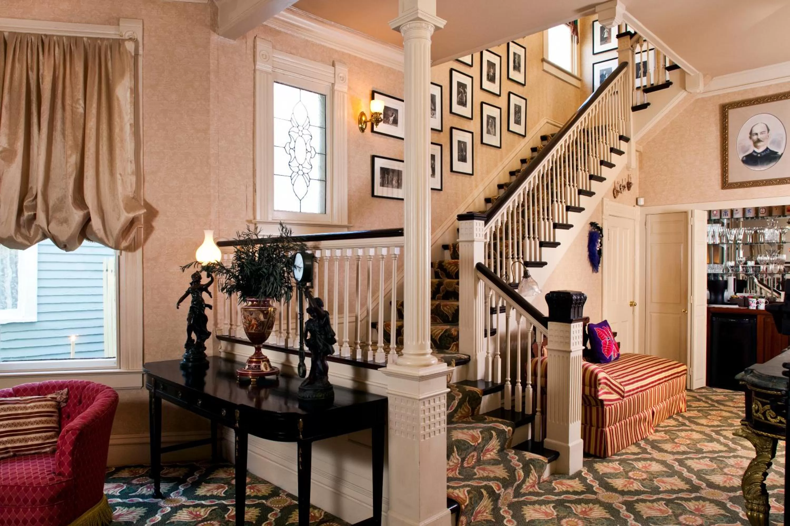 Two-Bedroom King Suite - Rose Suite in Devereaux Shields House