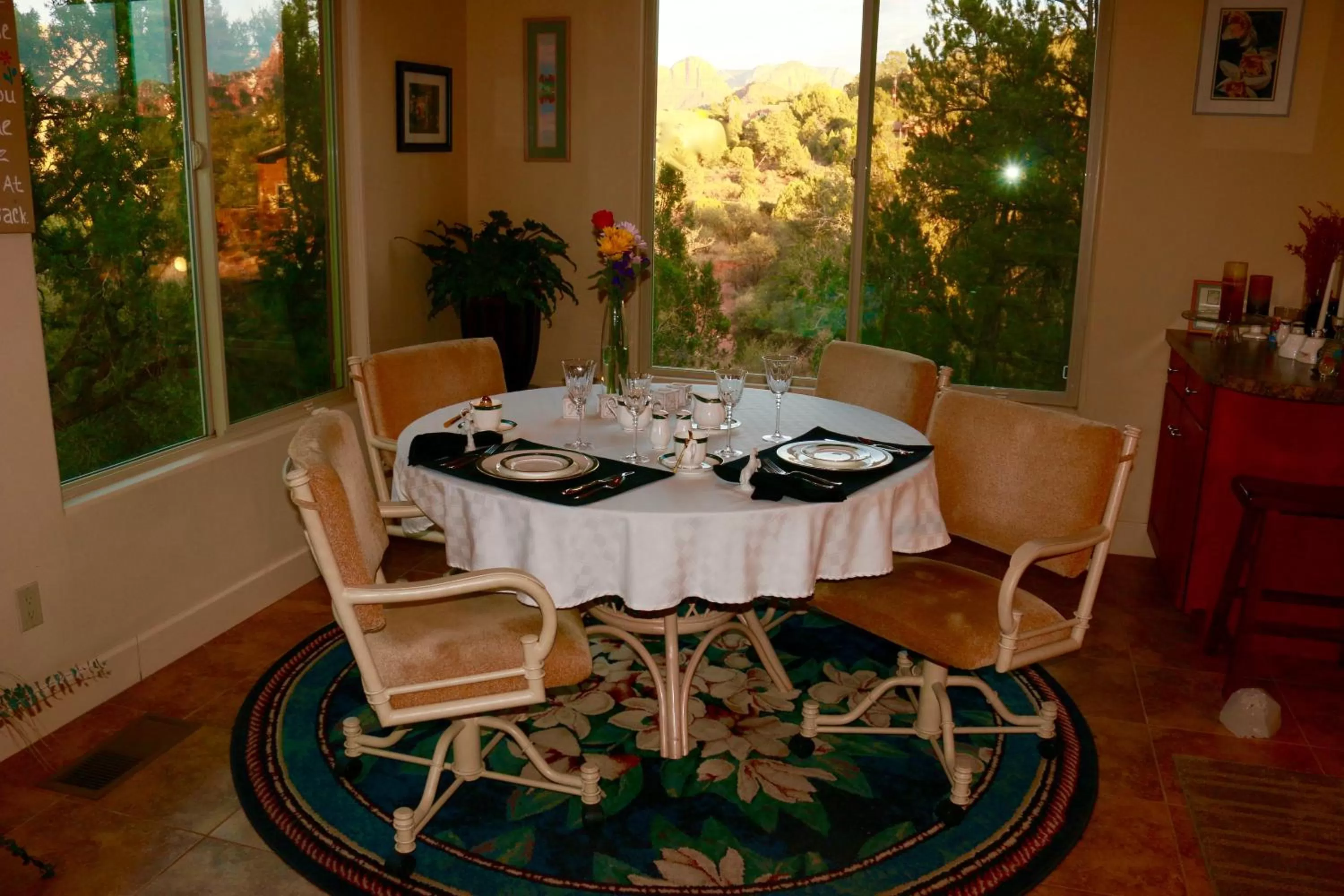 Seating area in Sedona Cathedral Hideaway LLC
