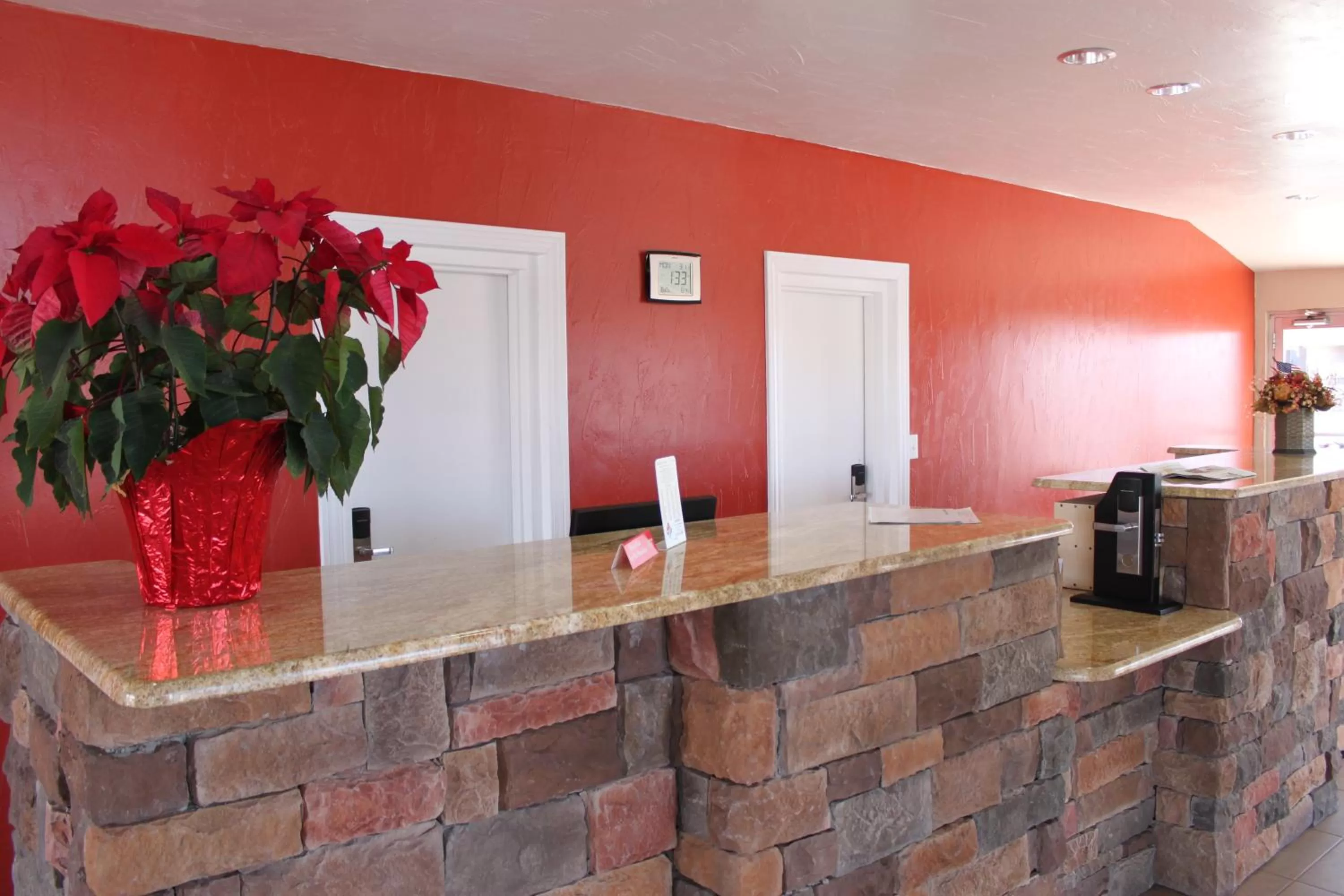 Lobby or reception in Century 21 Motel